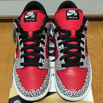 Supreme × Nike SB Dunk Low "Red Cement"(2012)