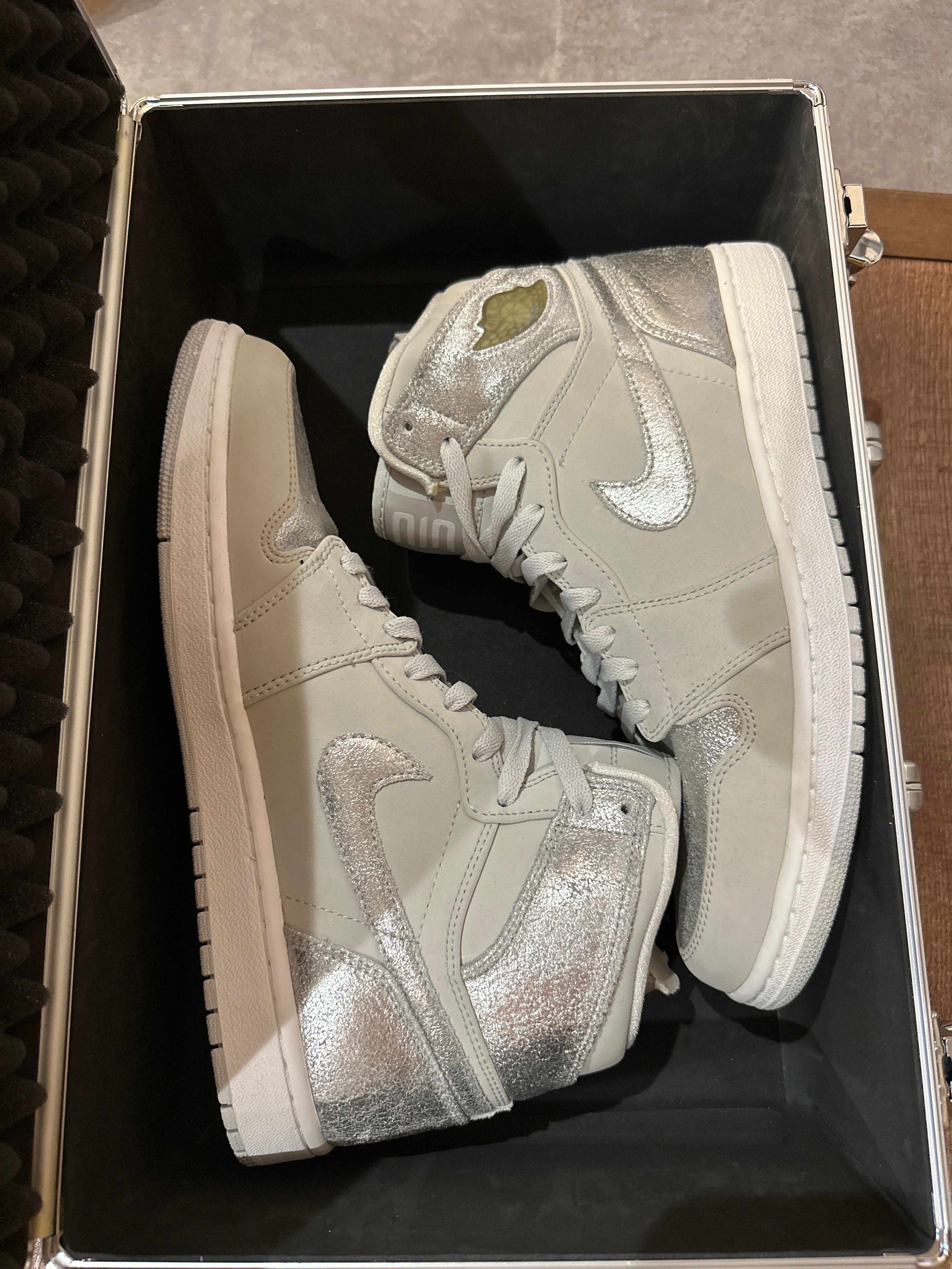 Nike Air Jordan 1 Retro High "Silver Anniversary"
