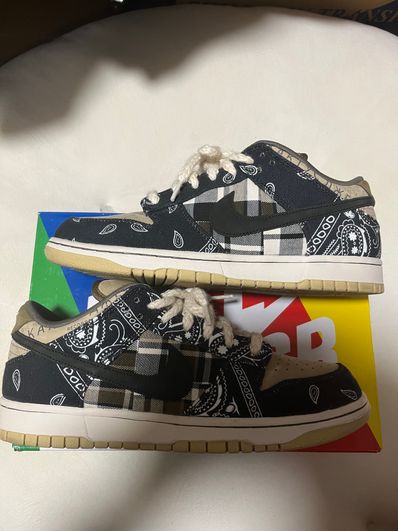 Travis Scott × Nike SB Dunk Low "Black/Parachute Beige"