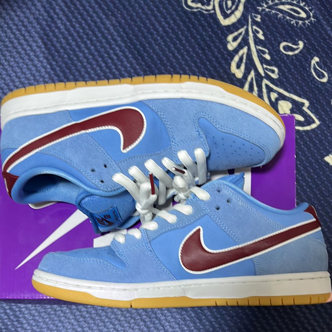 Nike SB Dunk Low Pro "Philadelphia Phillies/Valor Blue and Team Maroon"