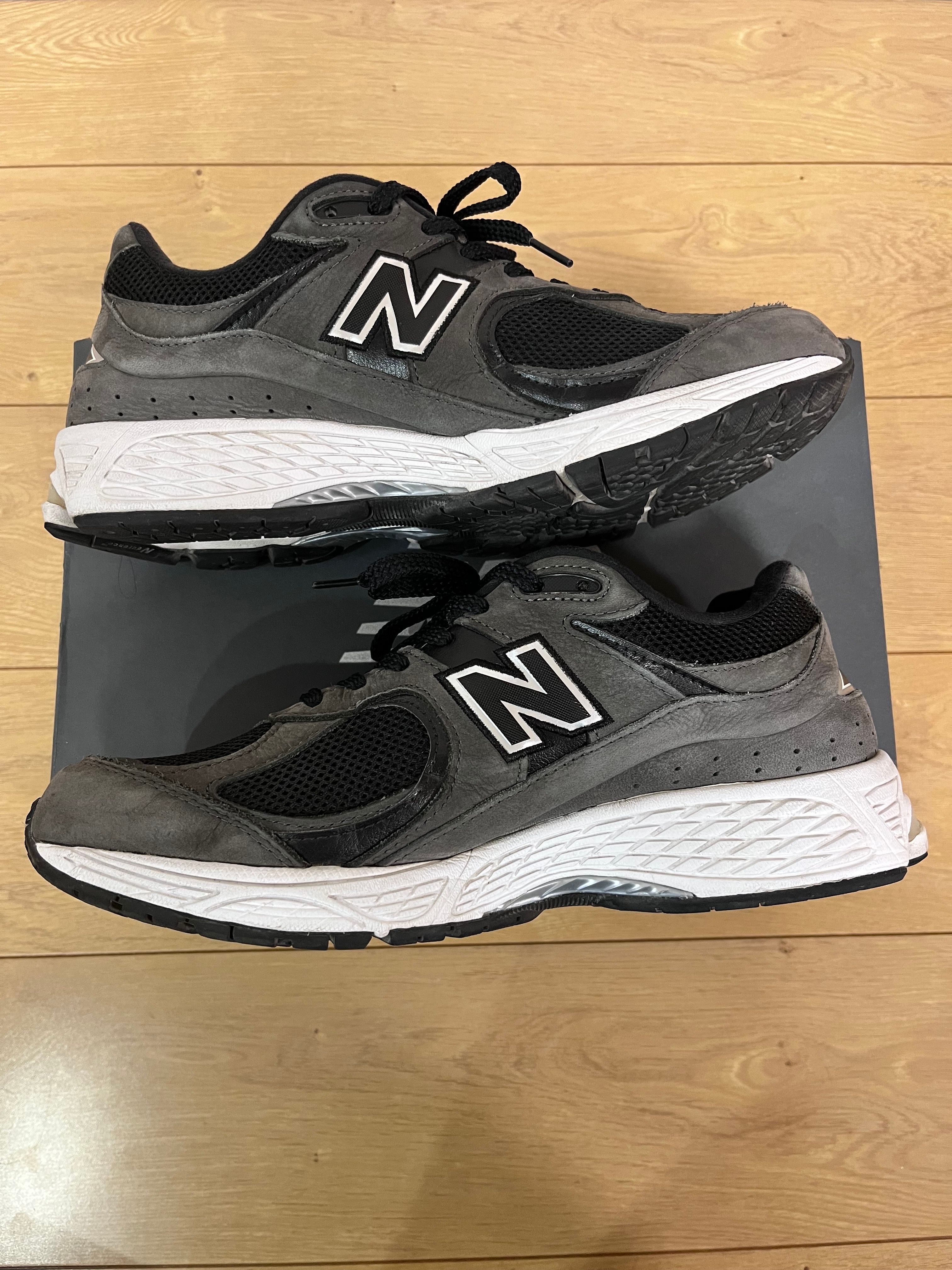 New Balance 2002R "Black/Gray"