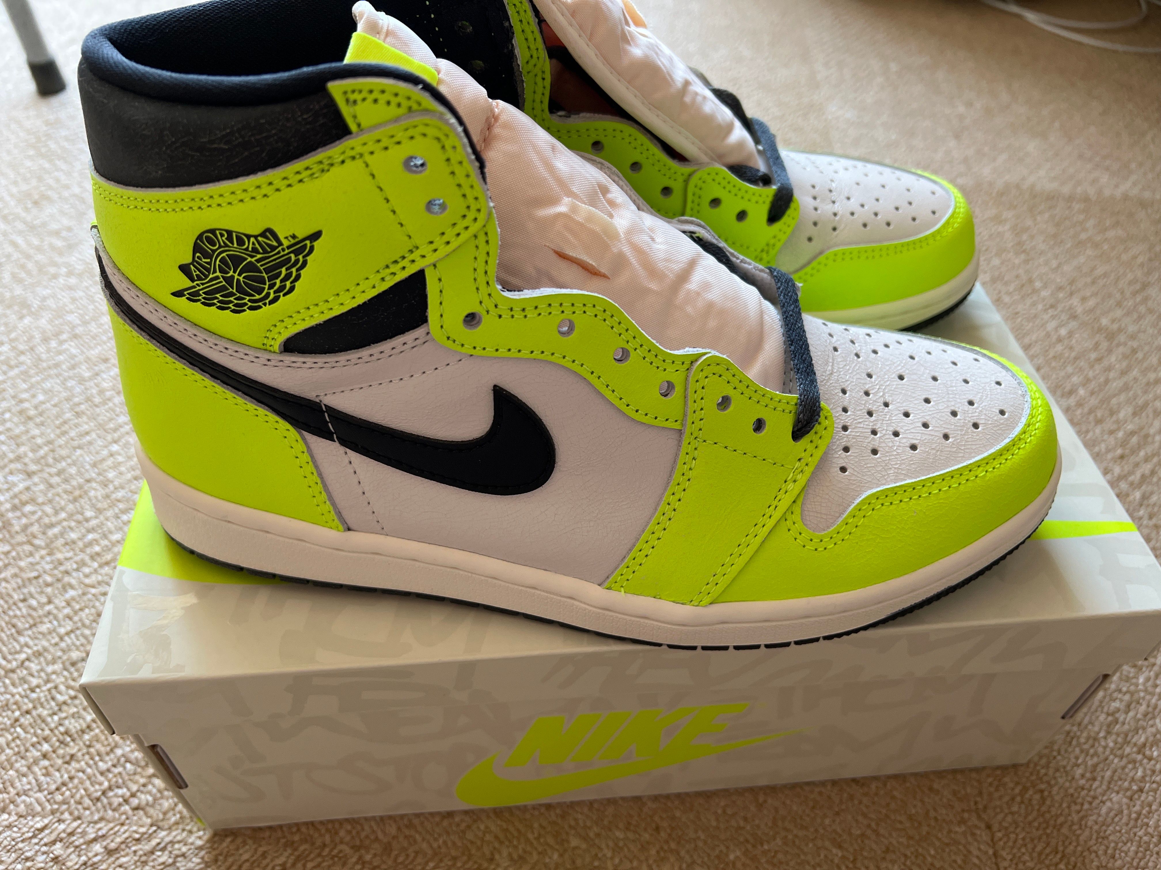 Nike Air Jordan 1 High OG "Volt/Visionaire"