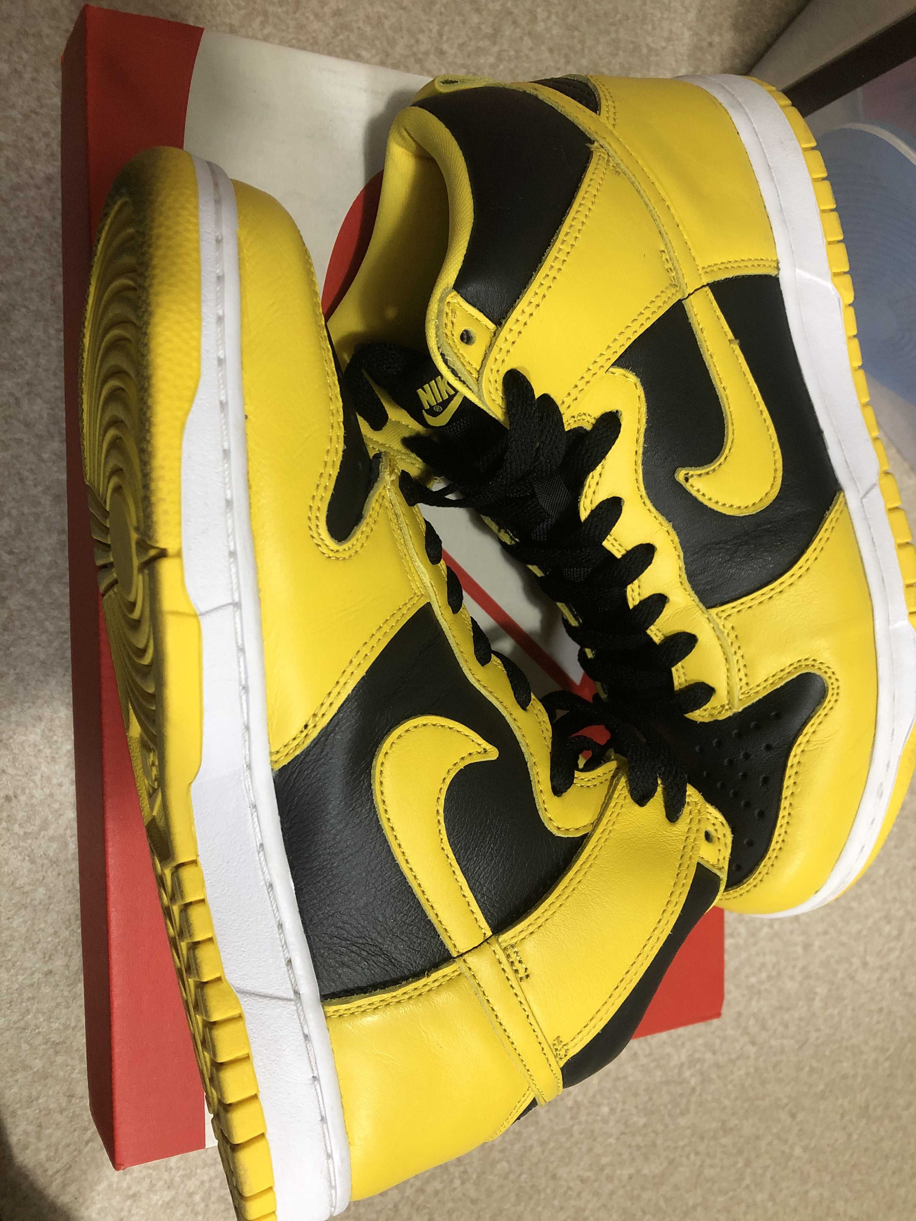 Nike Dunk High "Black/Varsity Maize"