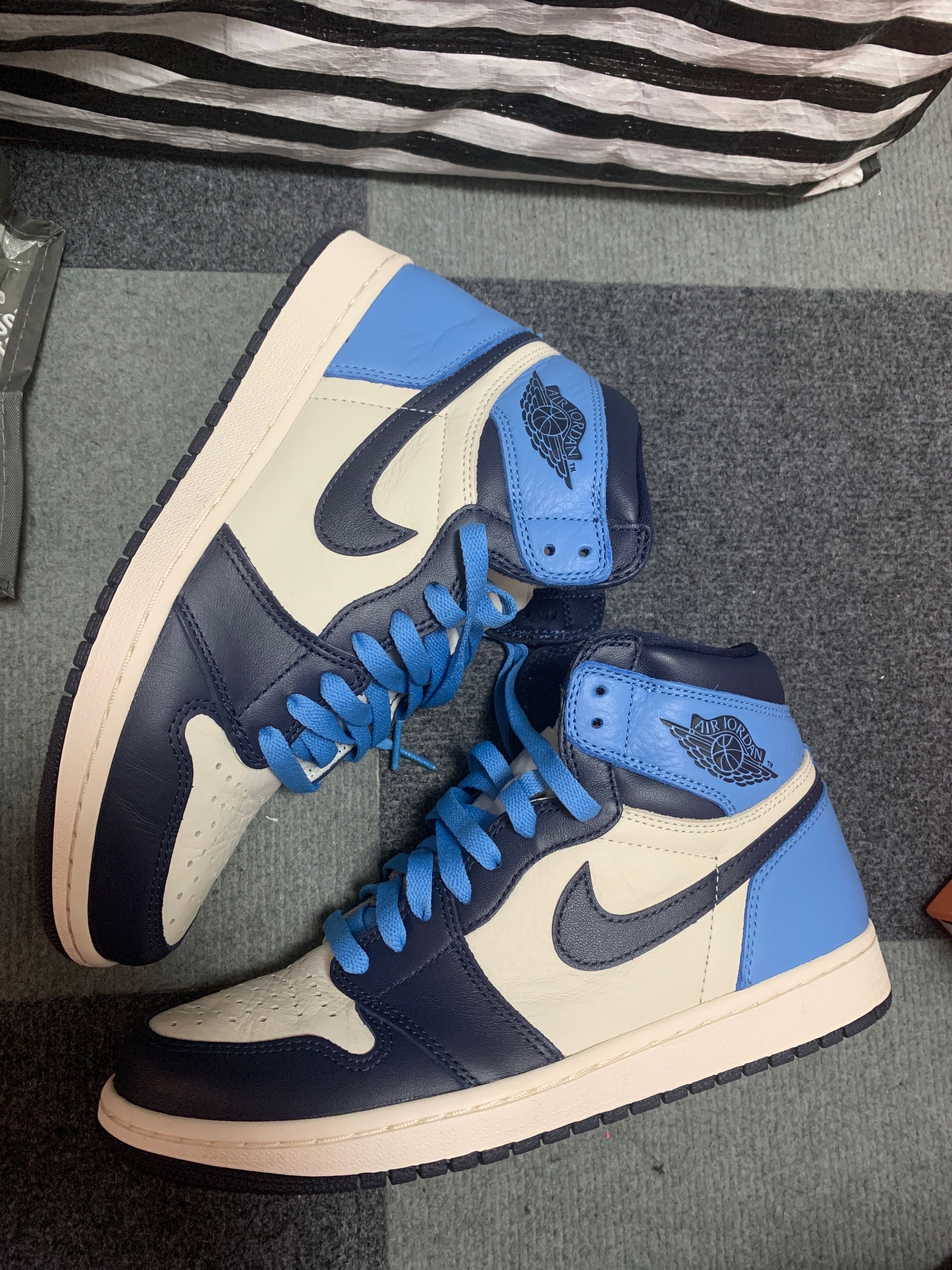 Nike Air Jordan 1 Retro High OG "Obsidian/University Blue"