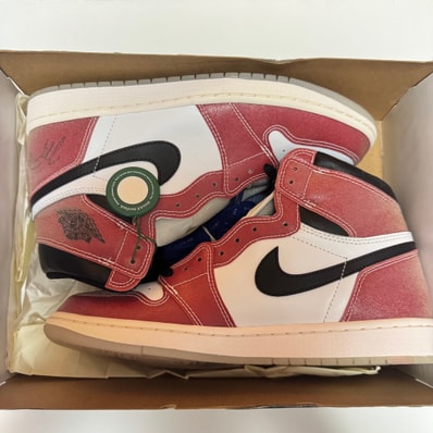Trophy Room × Nike Air Jordan 1 Retro High "Chicago" (Friends and Family) (Blue Laces)