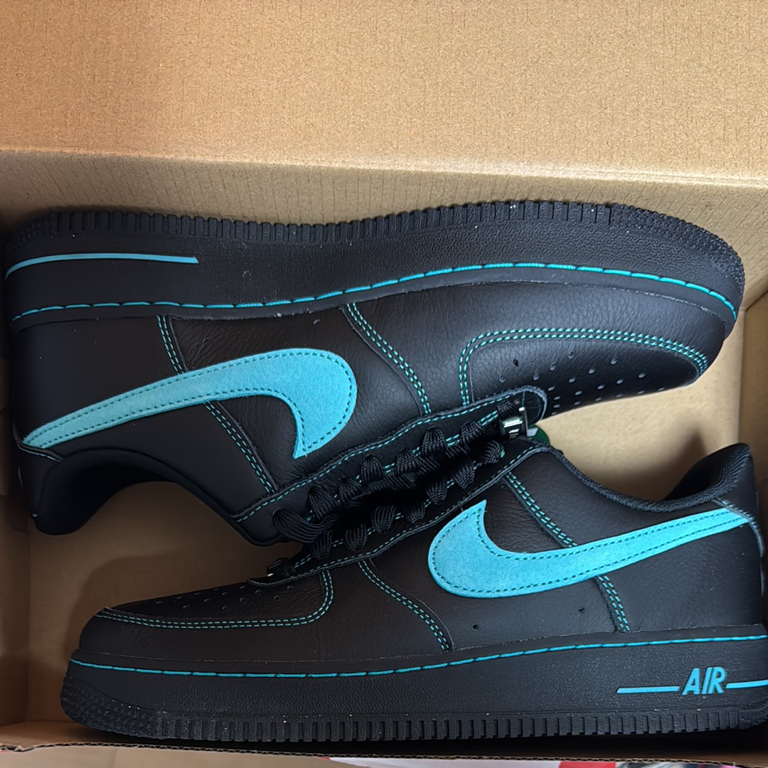 Nike Air Force 1 Low "Black Tiffany"