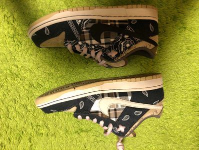 Travis Scott × Nike SB Dunk Low "Black/Parachute Beige"