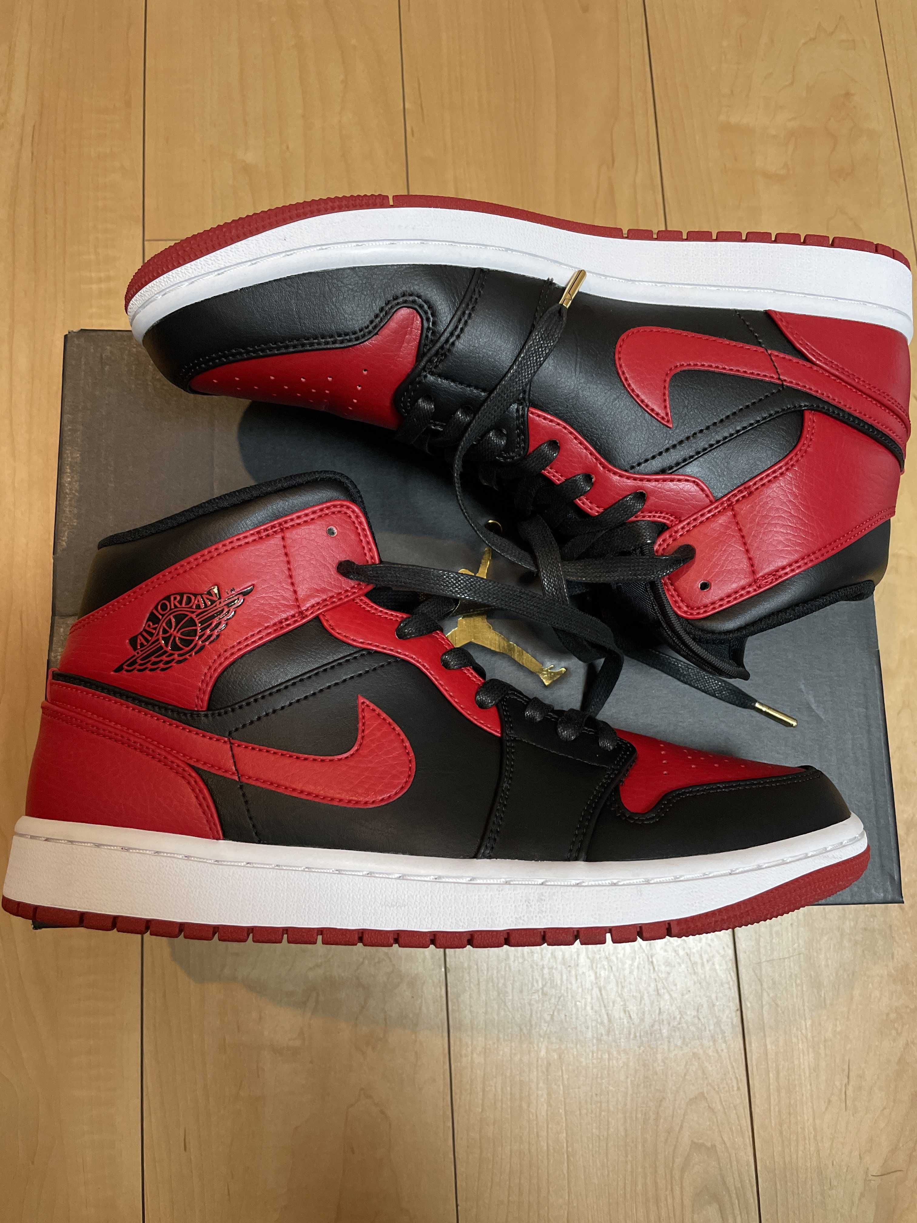 Nike Air Jordan 1 Mid "Bred"