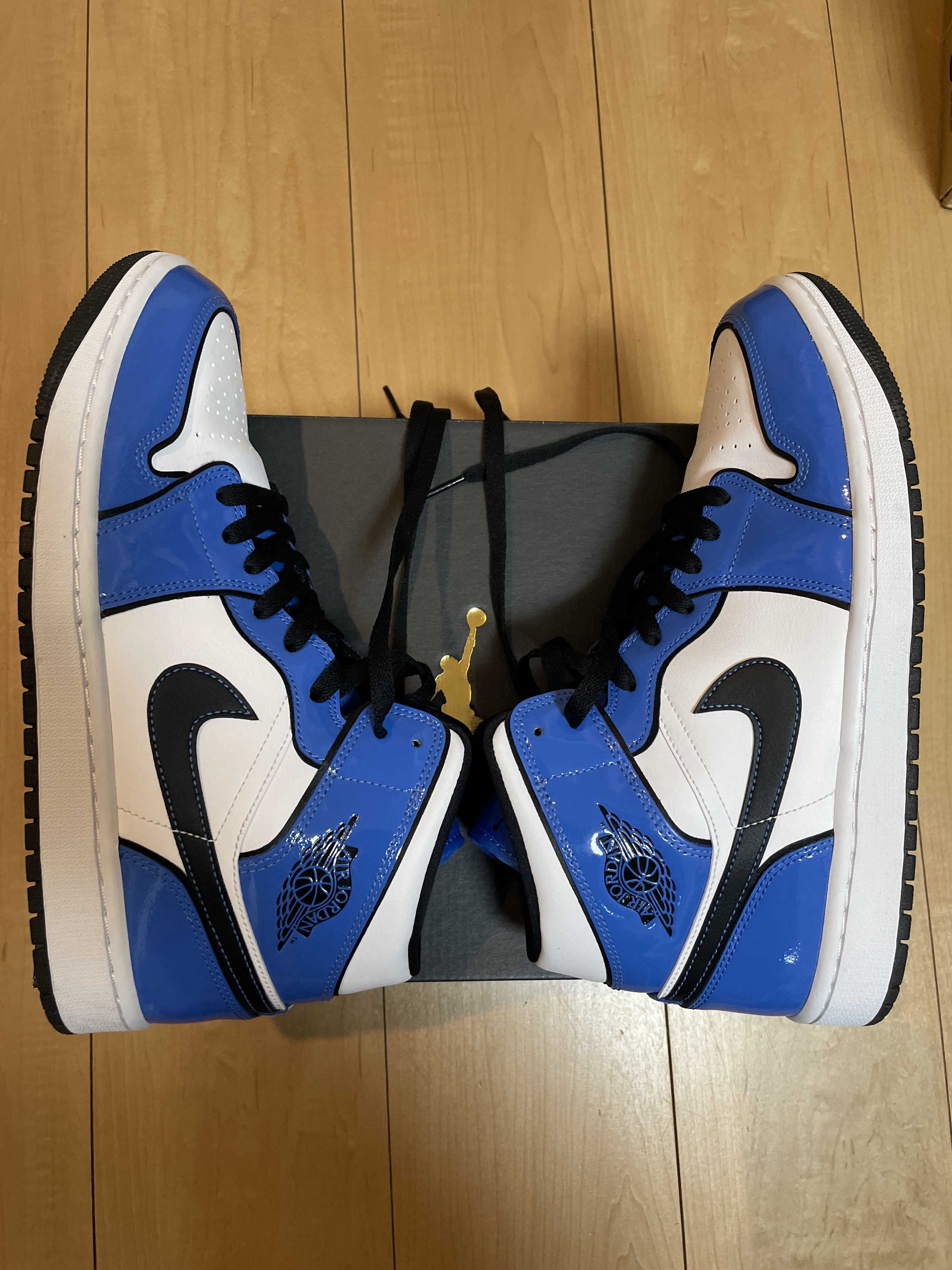 Nike Air Jordan 1 Mid SE "Signal Blue"