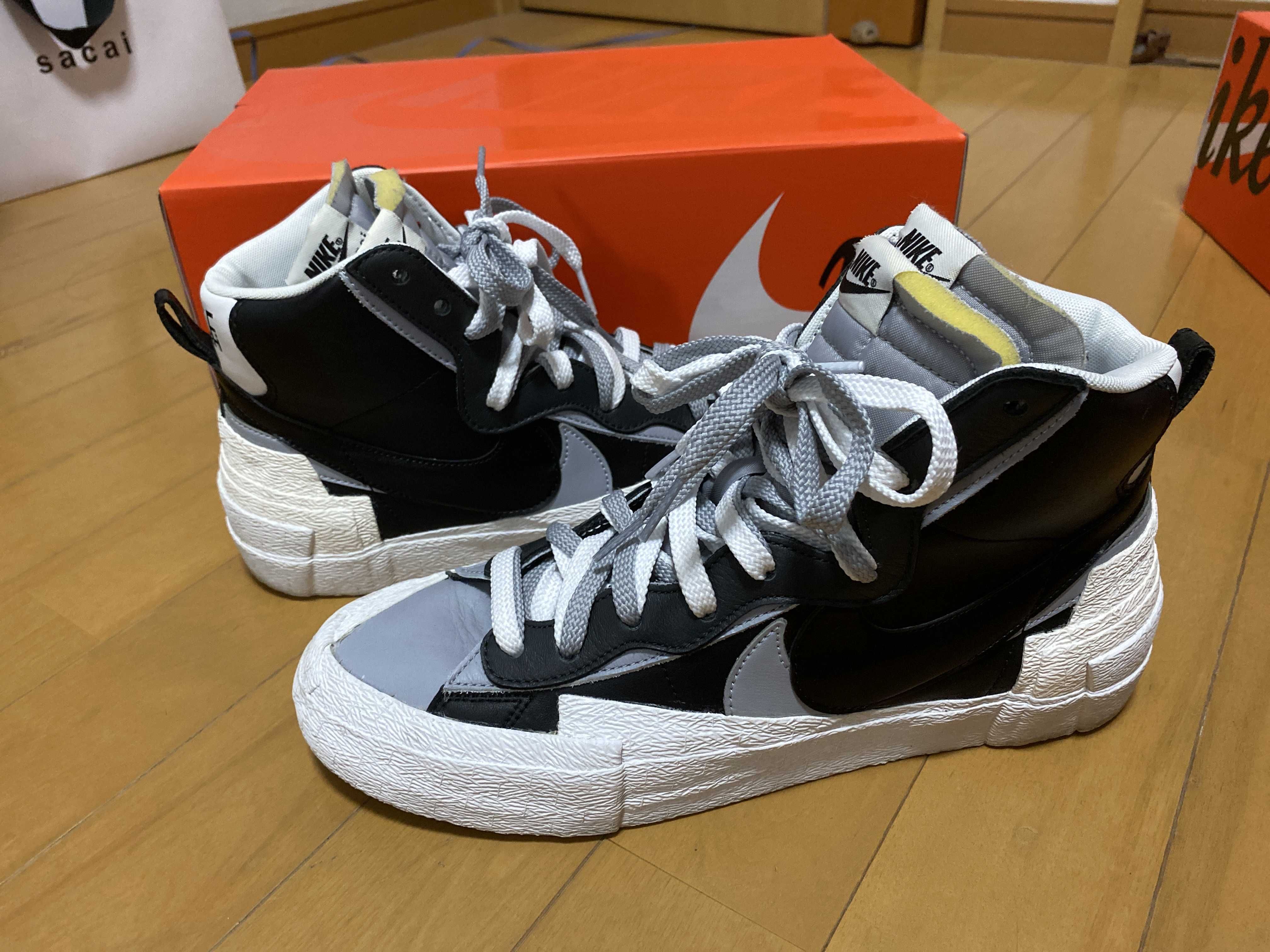 sacai × NIKE BLAZER MID "BLACK/WOLF GREY/WHITE"