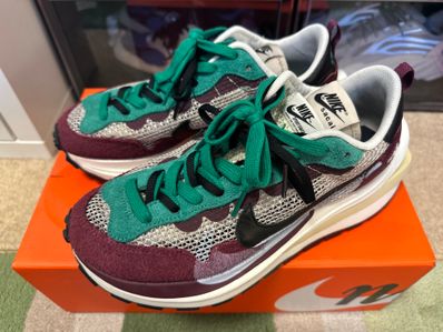 sacai × Nike Vapor Waffle "String/Red/Green"