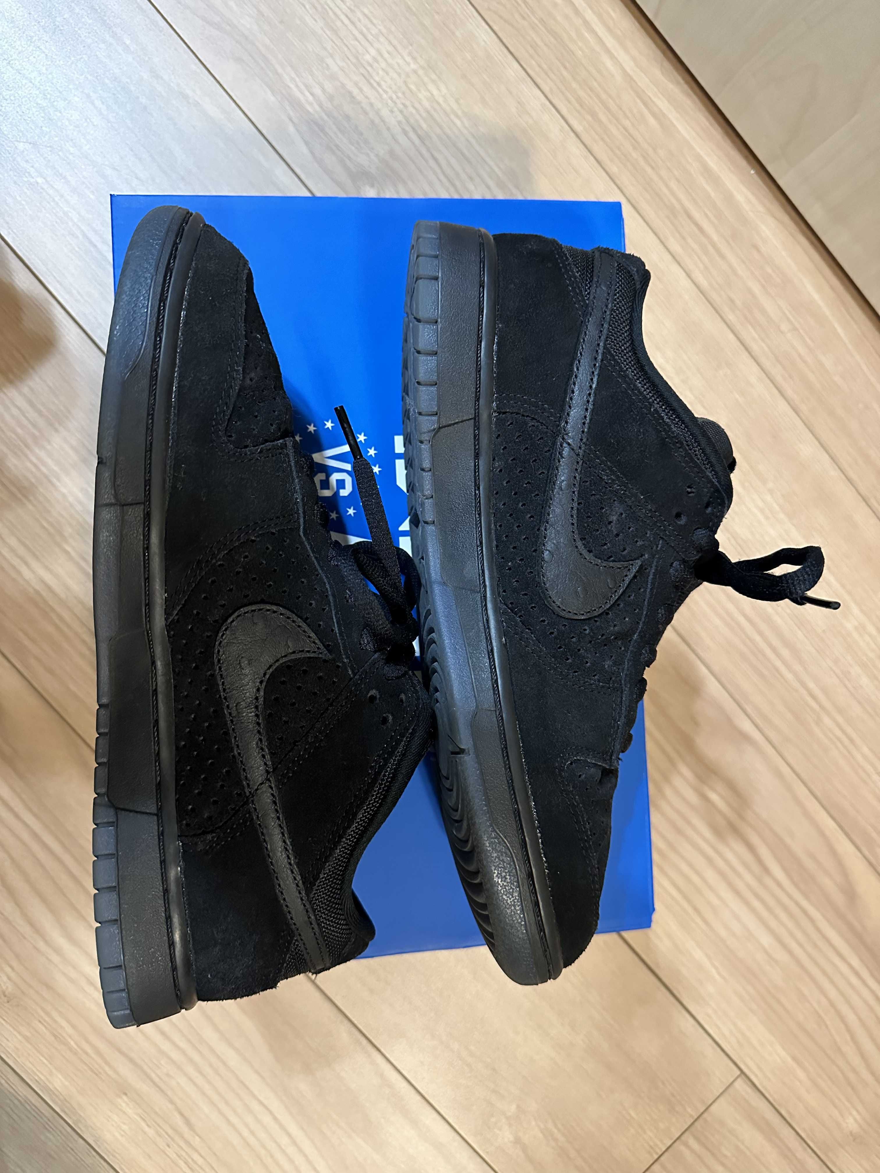 UNDEFEATED × Nike Dunk Low SP "5 ON IT"