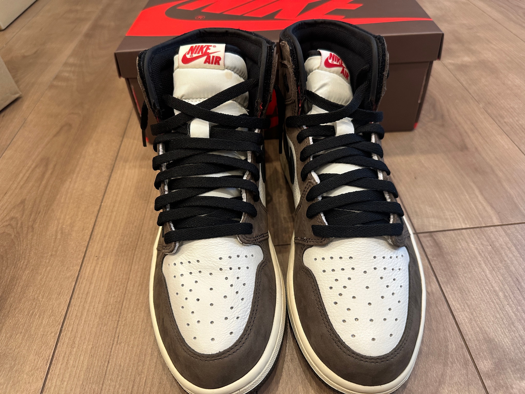 Travis Scott × Nike Air Jordan 1 Retro High OG TS SP "Sail/Dark Mocha"