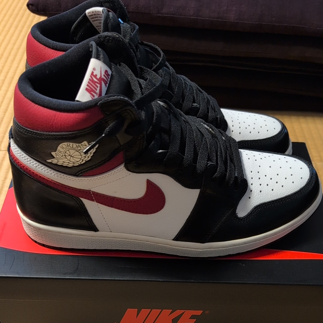 Nike Air Jordan 1 Retro High "Black/White/Sail/Gym Red"