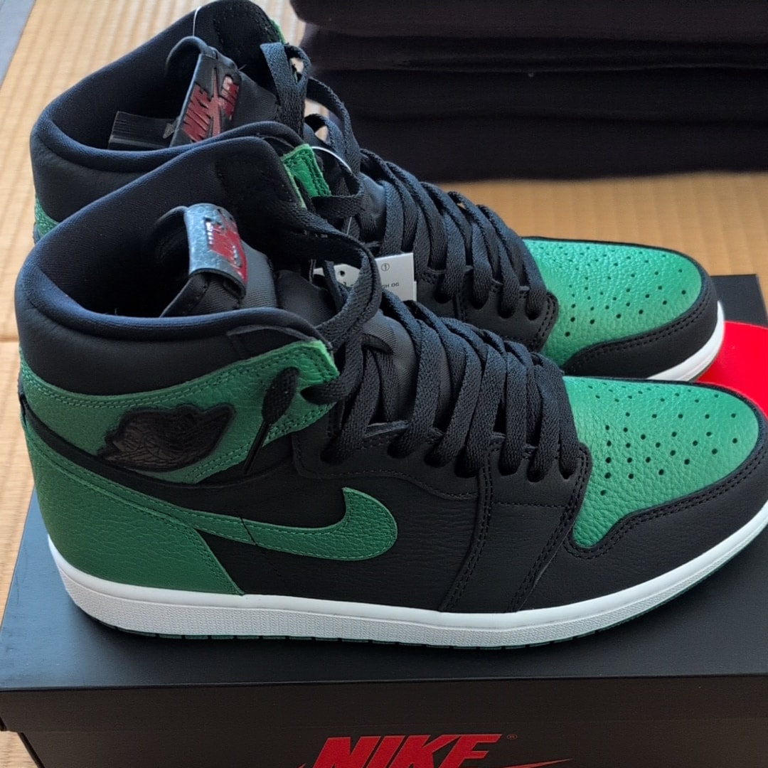 Nike Air Jordan 1 Retro High OG "Black/Pine Green" (2020)