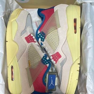 UNION × Nike Air Jordan 4 SP "Guava Ice/Light Fusion Red"