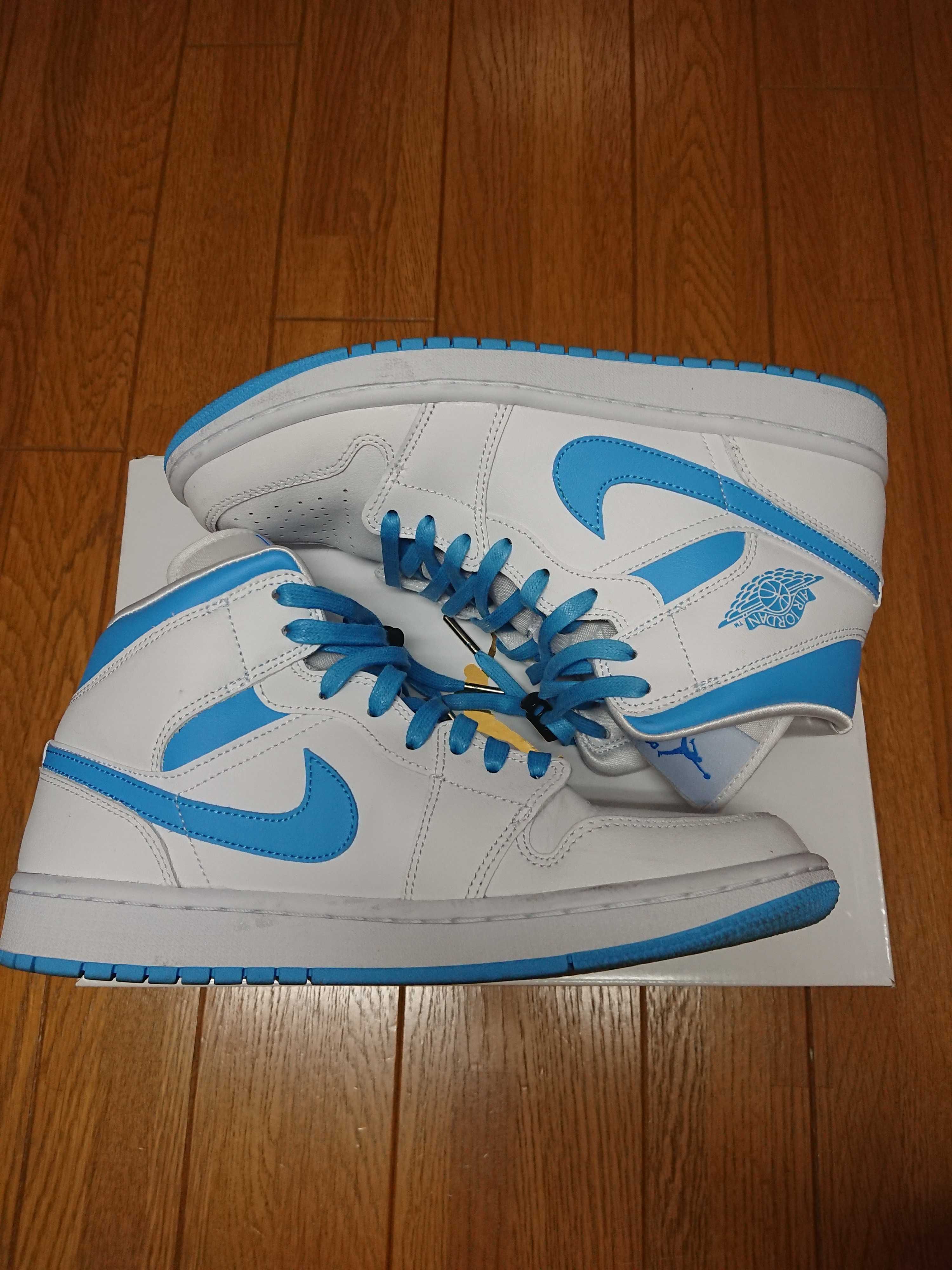 Nike Women's Air Jordan 1 Mid "UNC"