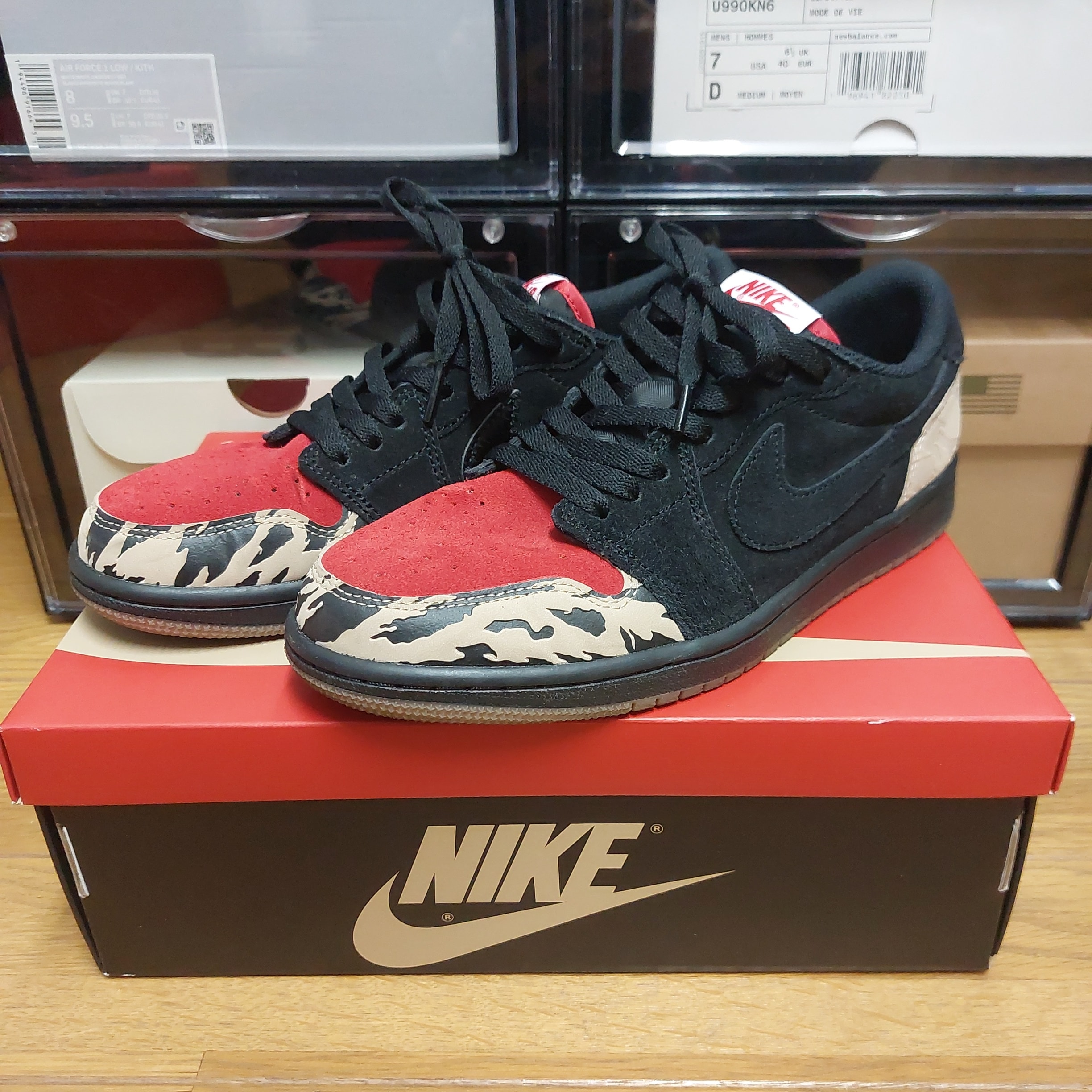 Sole Fly × Nike Air Jordan 1 Low "Black and Sport Red"