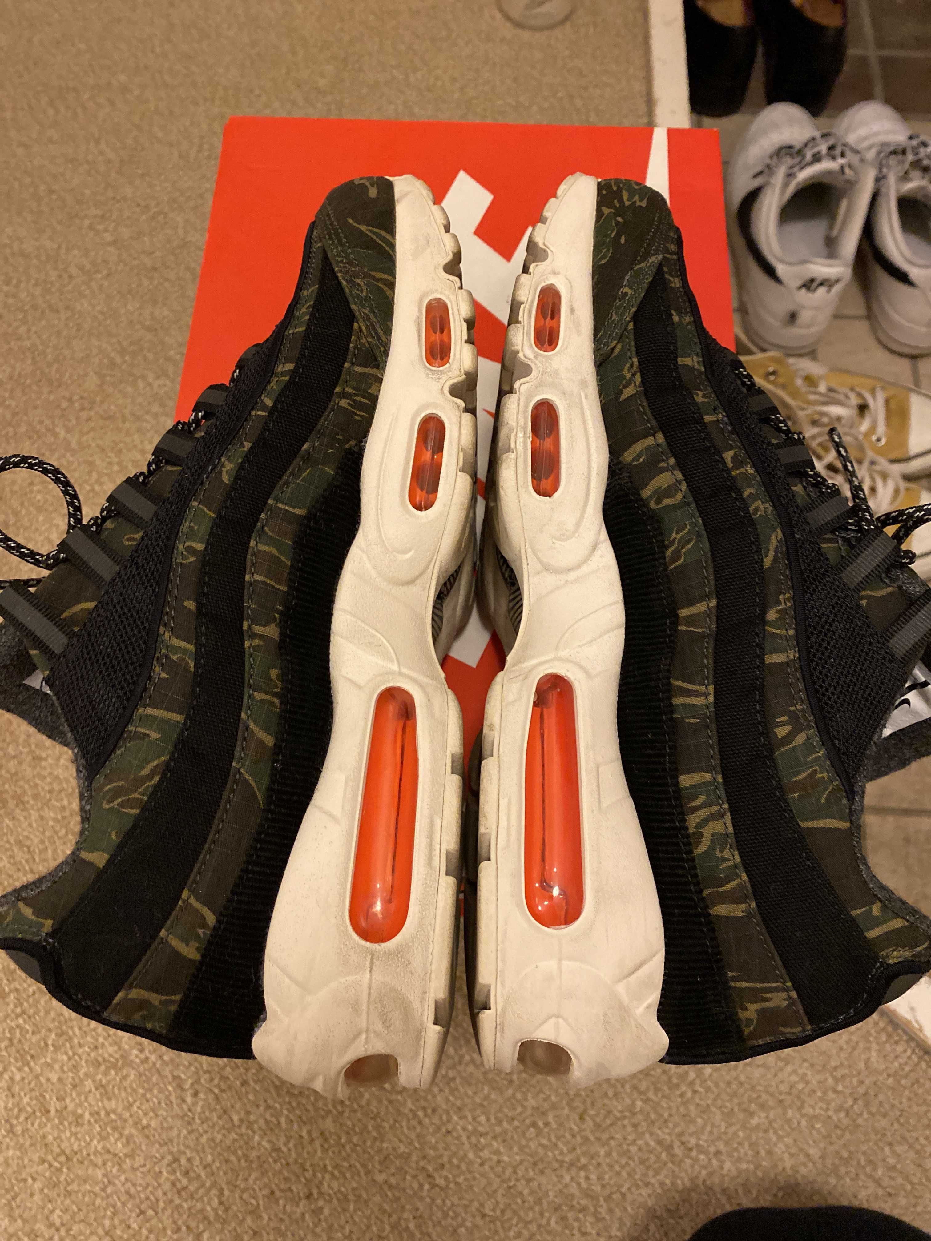Carharte WIP × Nike Air Max 95 "Black/Sail/Total Orange"