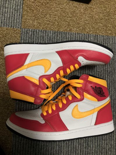 Nike Air Jordan 1 High OG "Light Fusion Red"