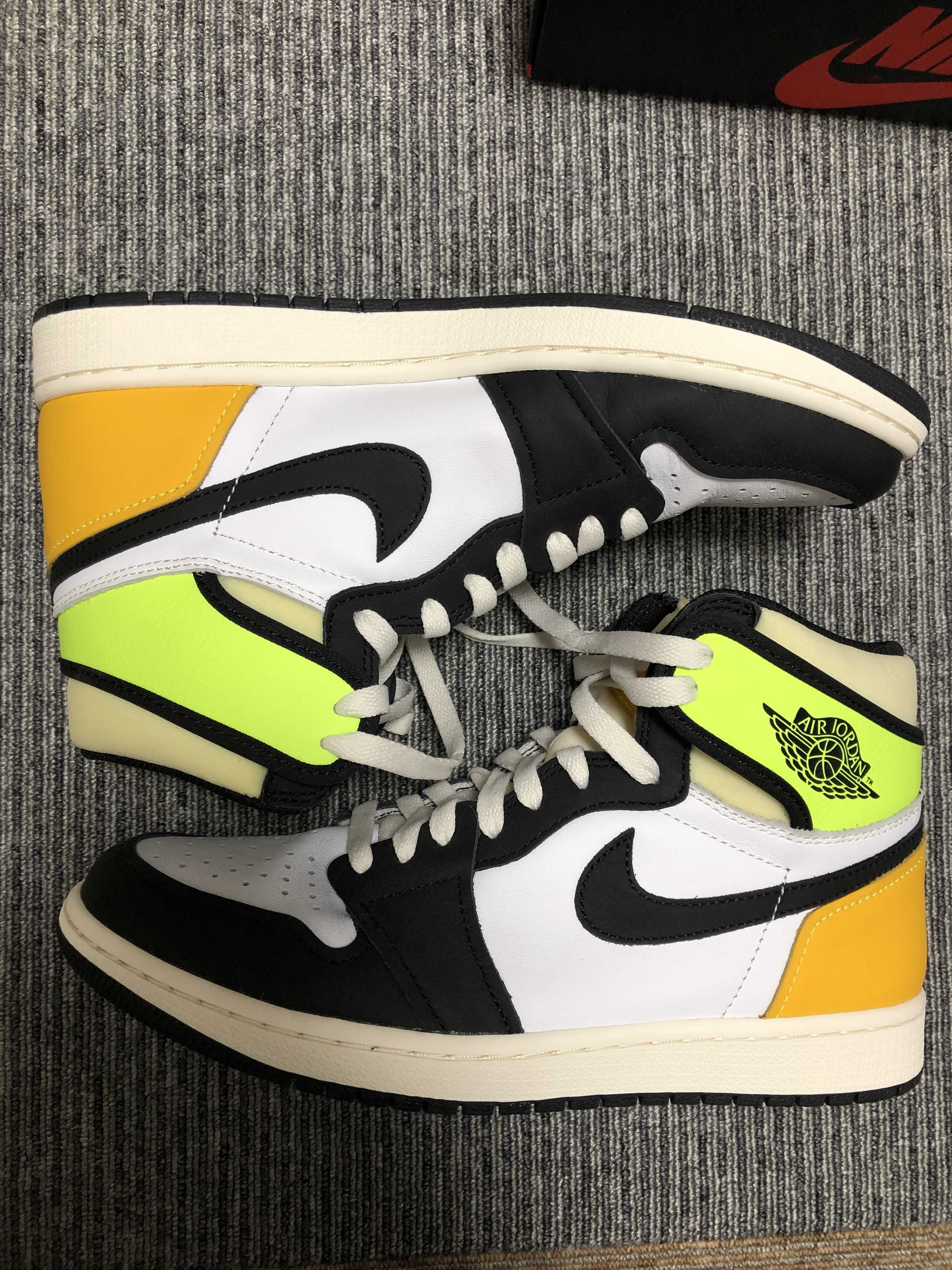 Nike Air Jordan 1 High OG "Volt Gold"