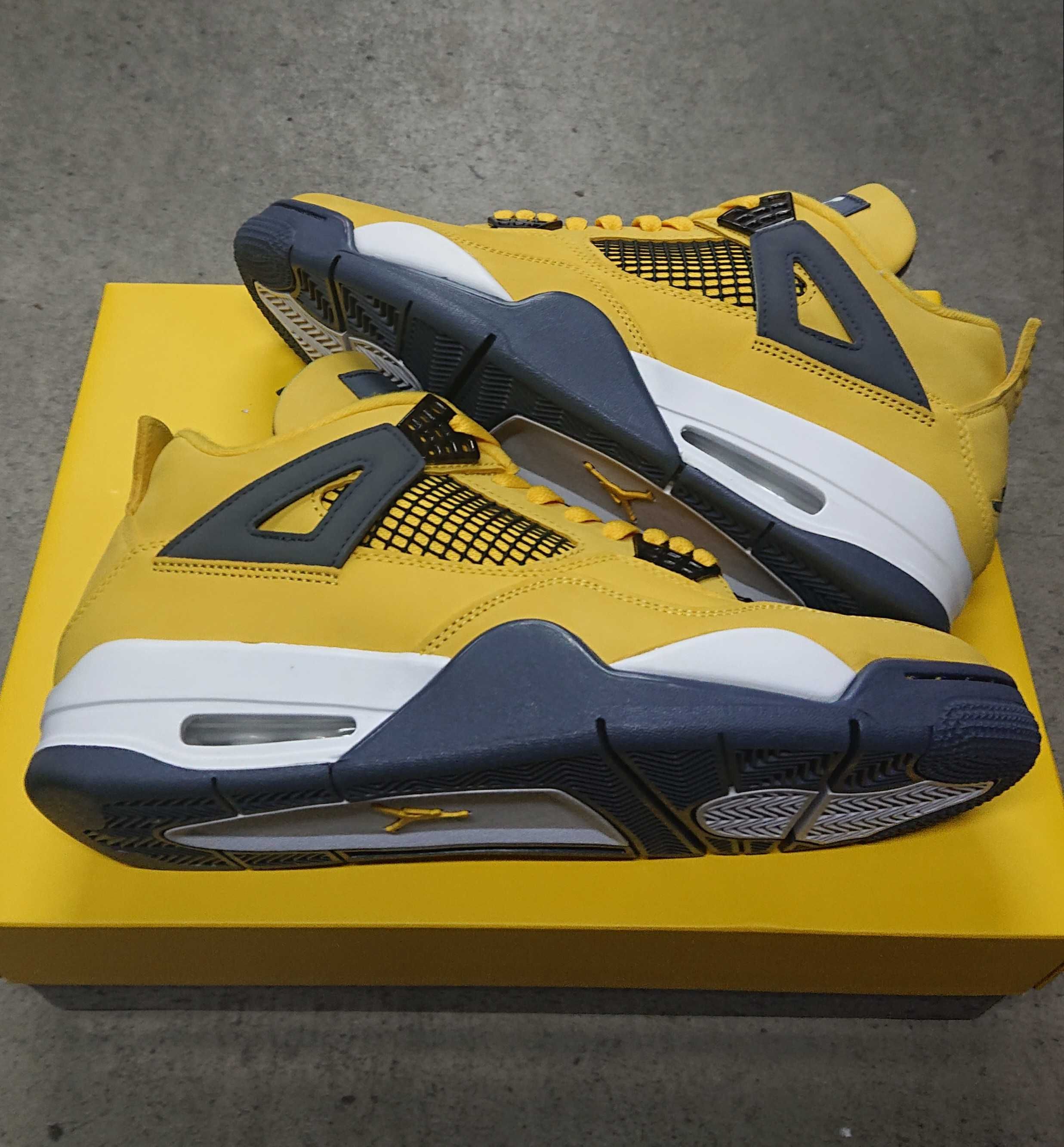 Nike Air Jordan 4 "Tour Yellow"
