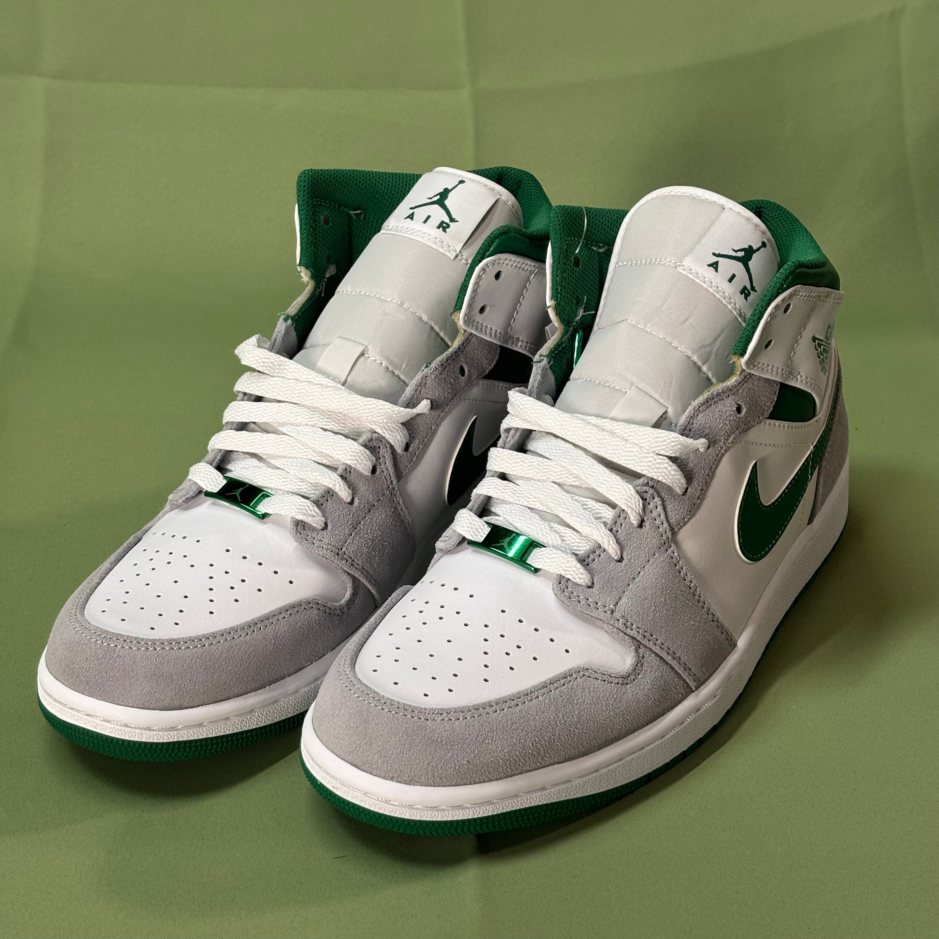 Nike Air Jordan 1 Mid "Green Grey White"