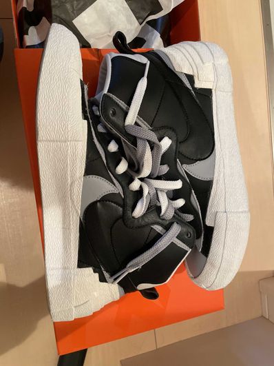 sacai × NIKE BLAZER MID "BLACK/WOLF GREY/WHITE"