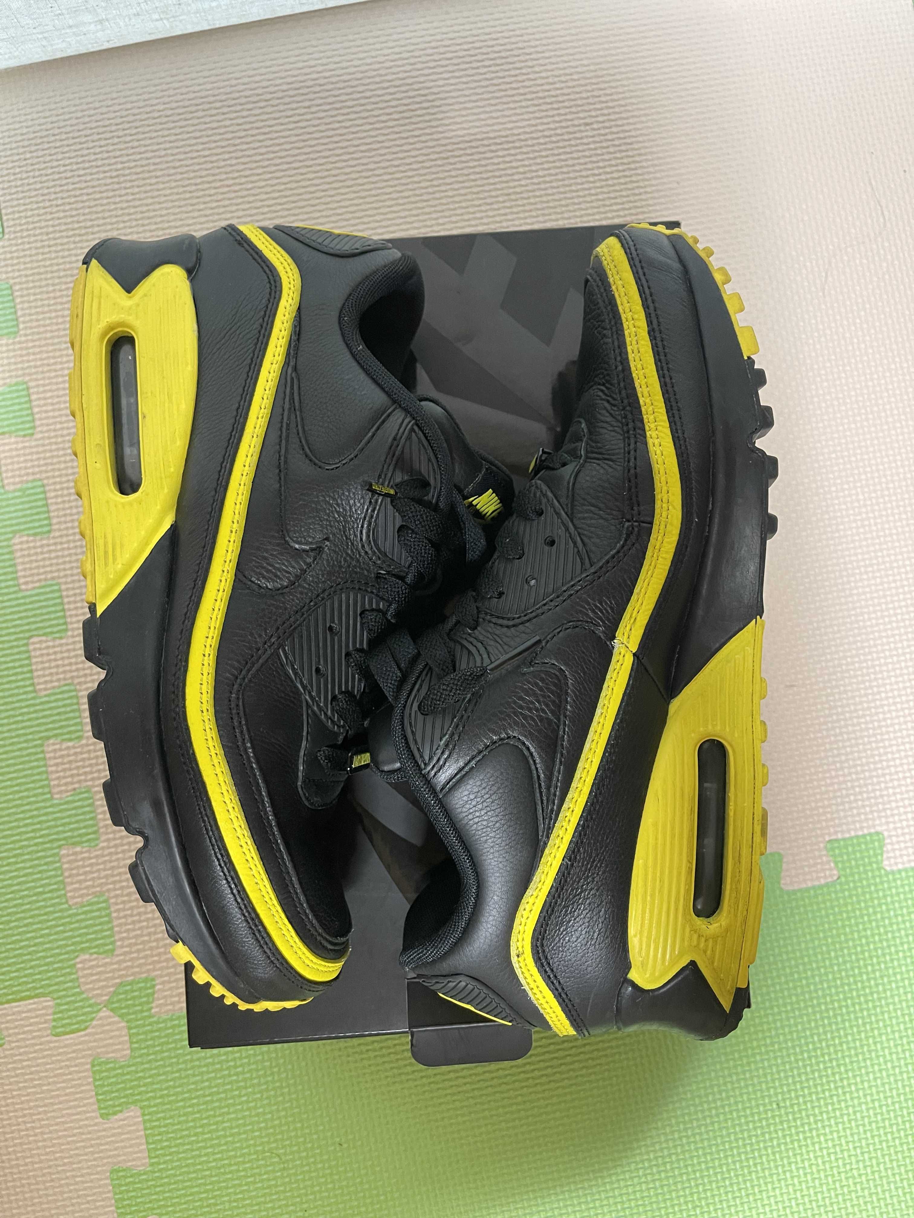 UNDEFEATED × Nike Air Max 90 "Black/Yellow"