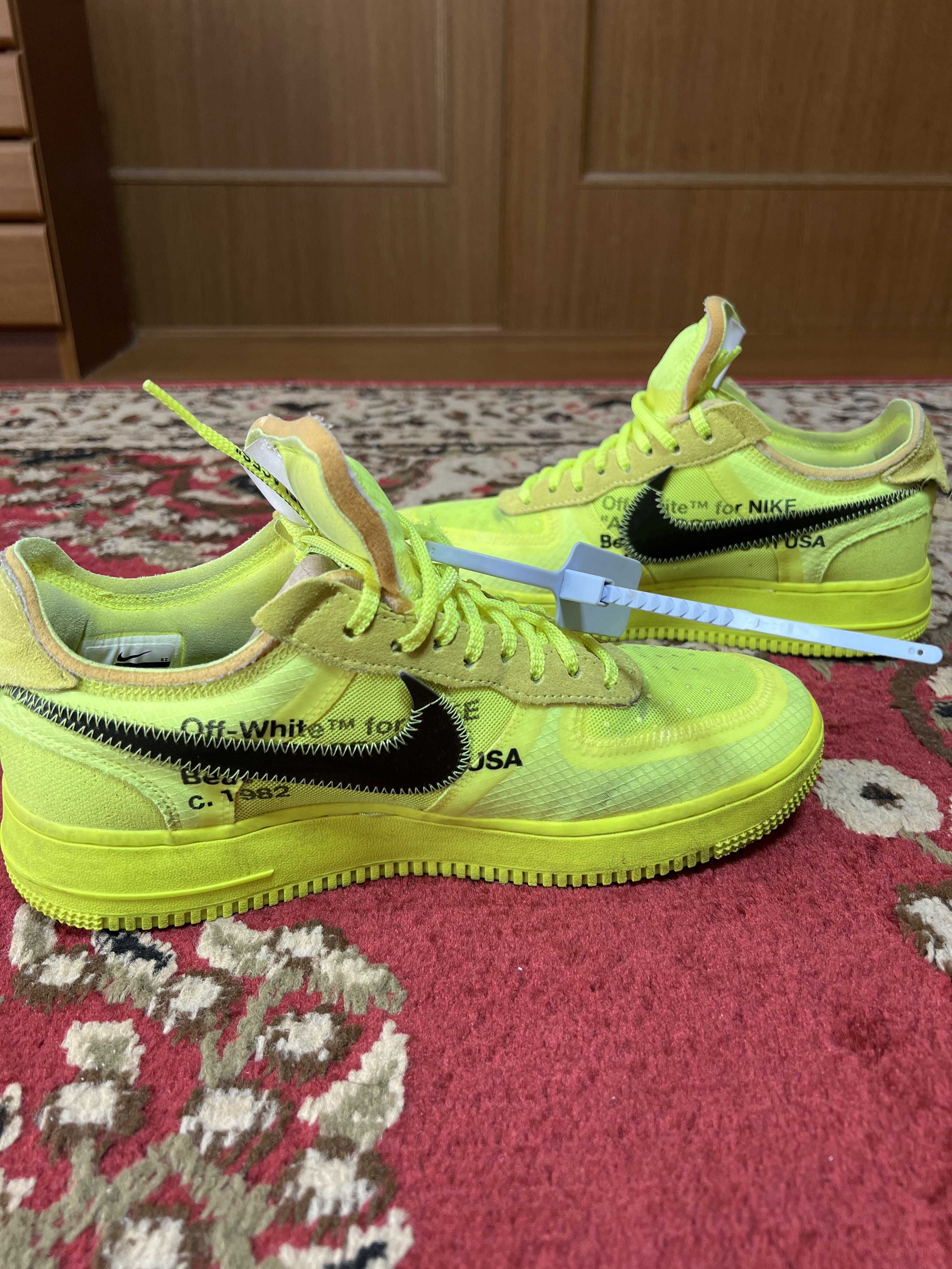 Off-White × Nike Air Force 1 Low "Volt"