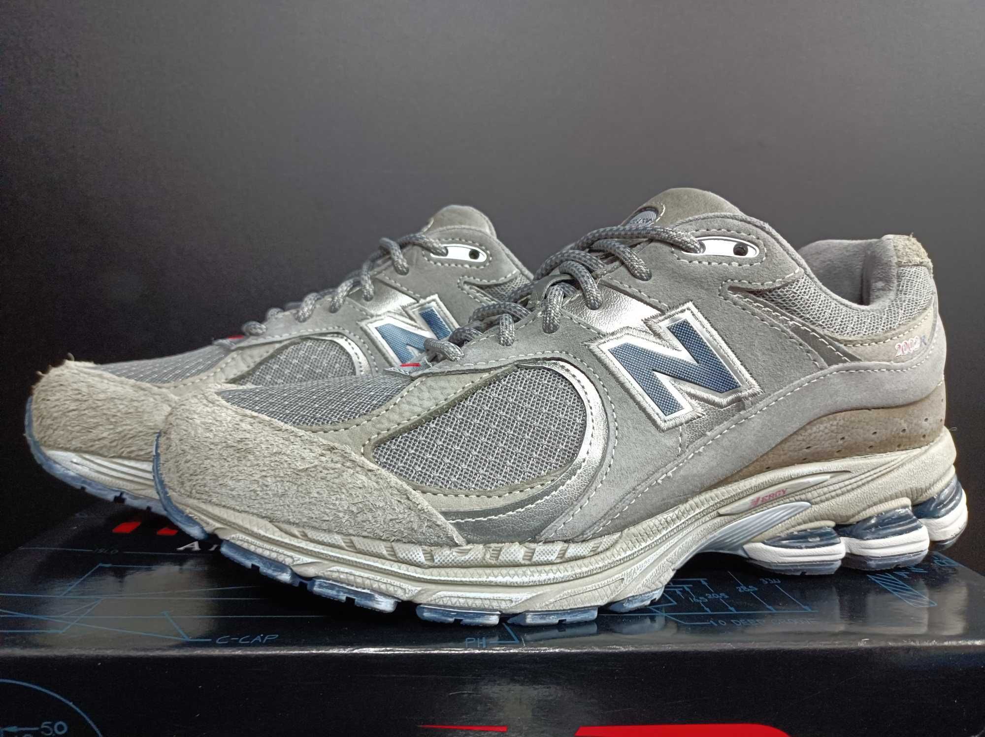 New Balance 2002R "Gray"