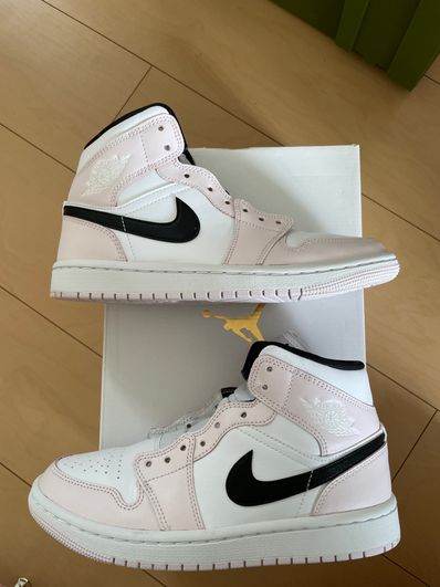 Nike Women's Air Jordan 1 Mid "Light Violet/White/Black"