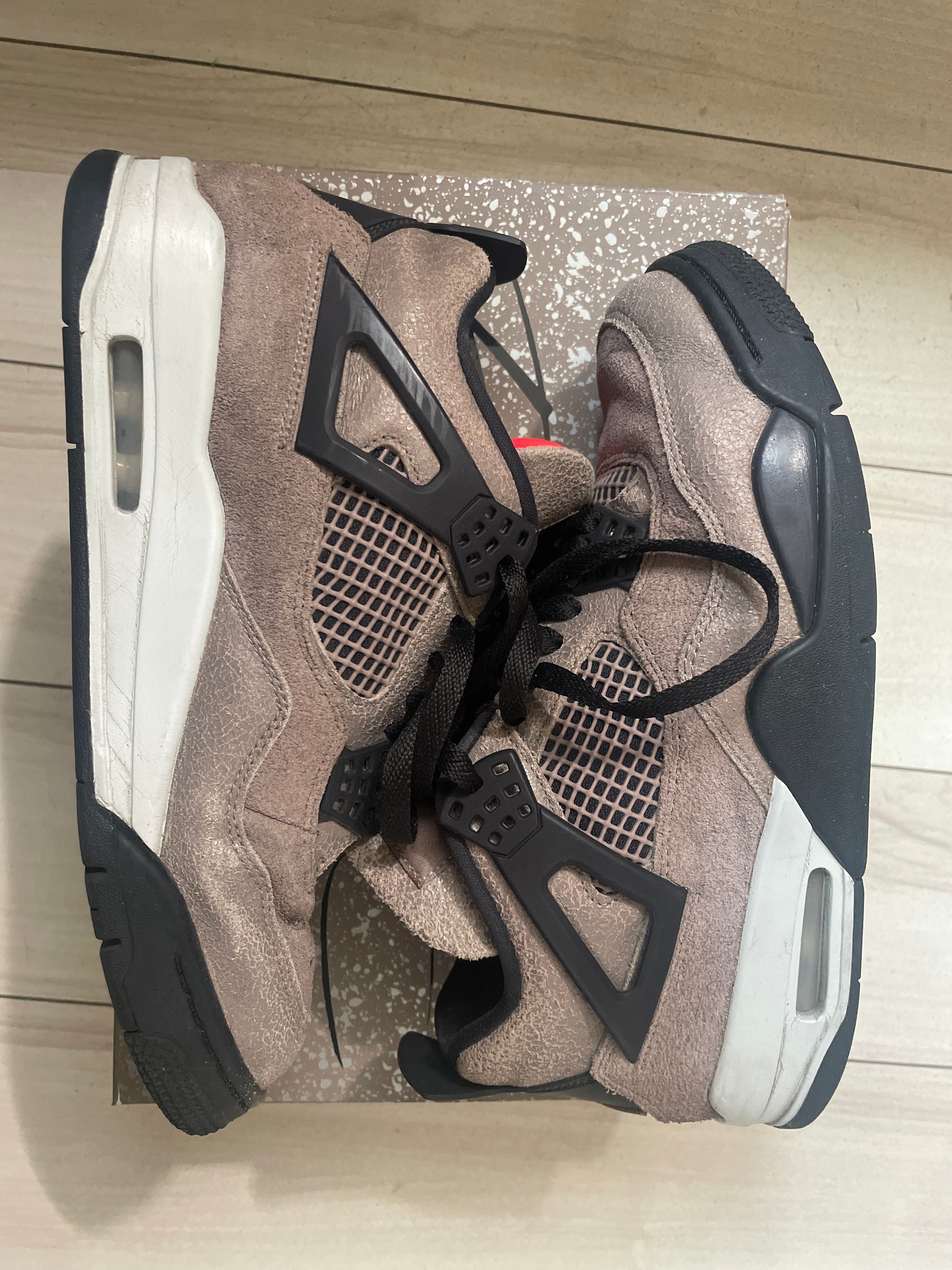 Nike Air Jordan 4 "Taupe Haze"