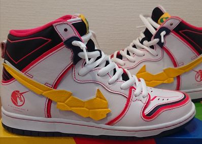 Gundam Unicorn × Nike SB Dunk High PRO QS "UNICORN"