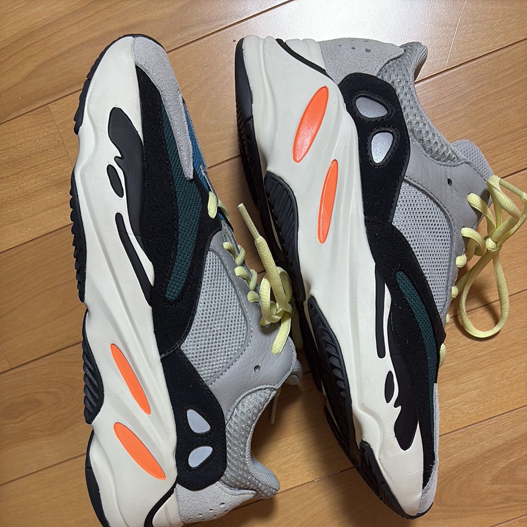 adidas YEEZY Boost 700 "Wave Runner"