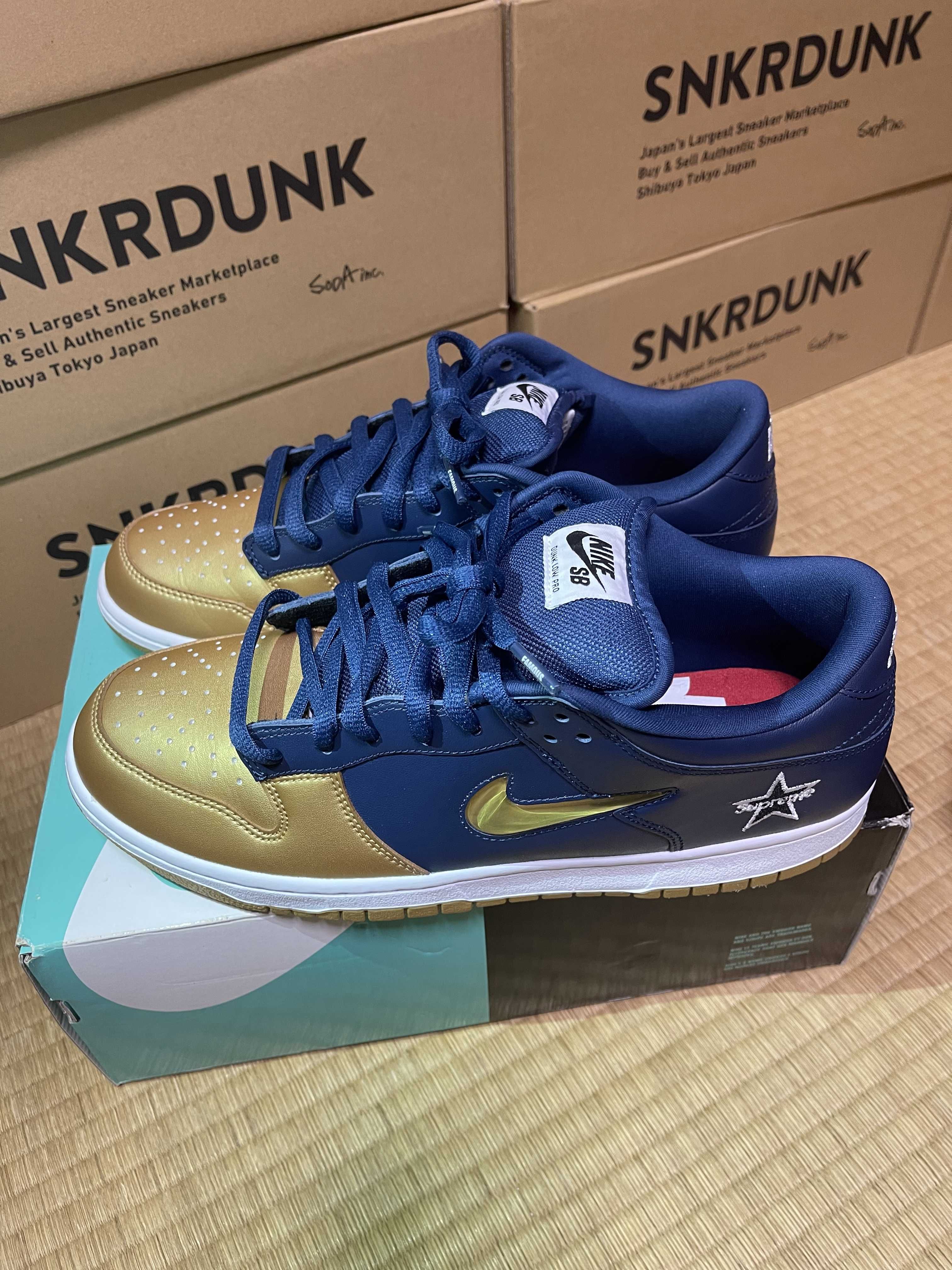 Supreme × Nike SB Dunk Low OG QS "Metallic Gold/Navy"