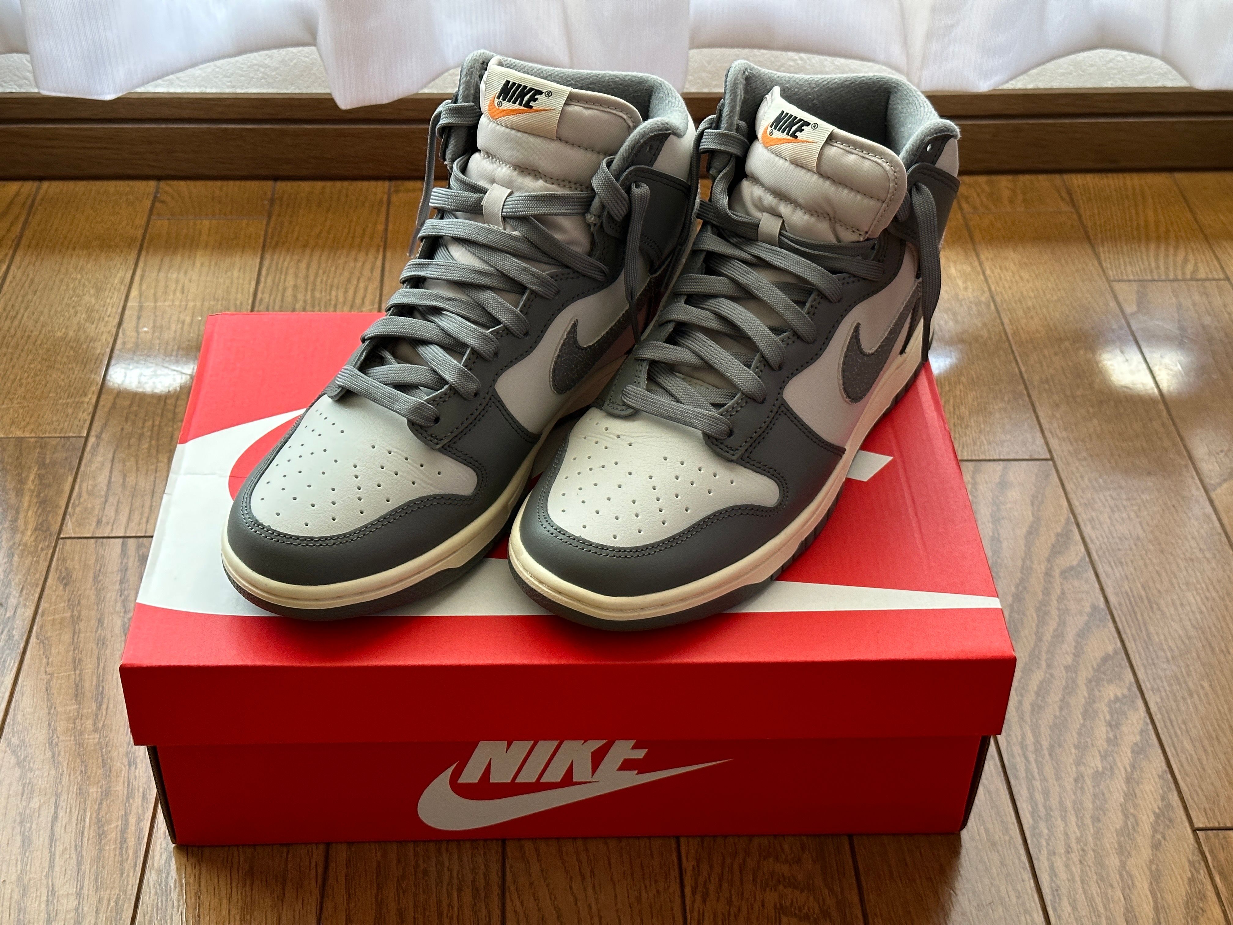 Nike Dunk High Retro SE Vintage "Light Bone and Tumbled Grey"