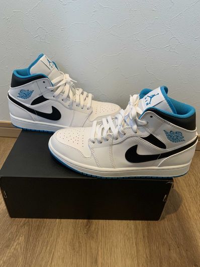 Nike Air Jordan 1 Mid "White/Laser blue"
