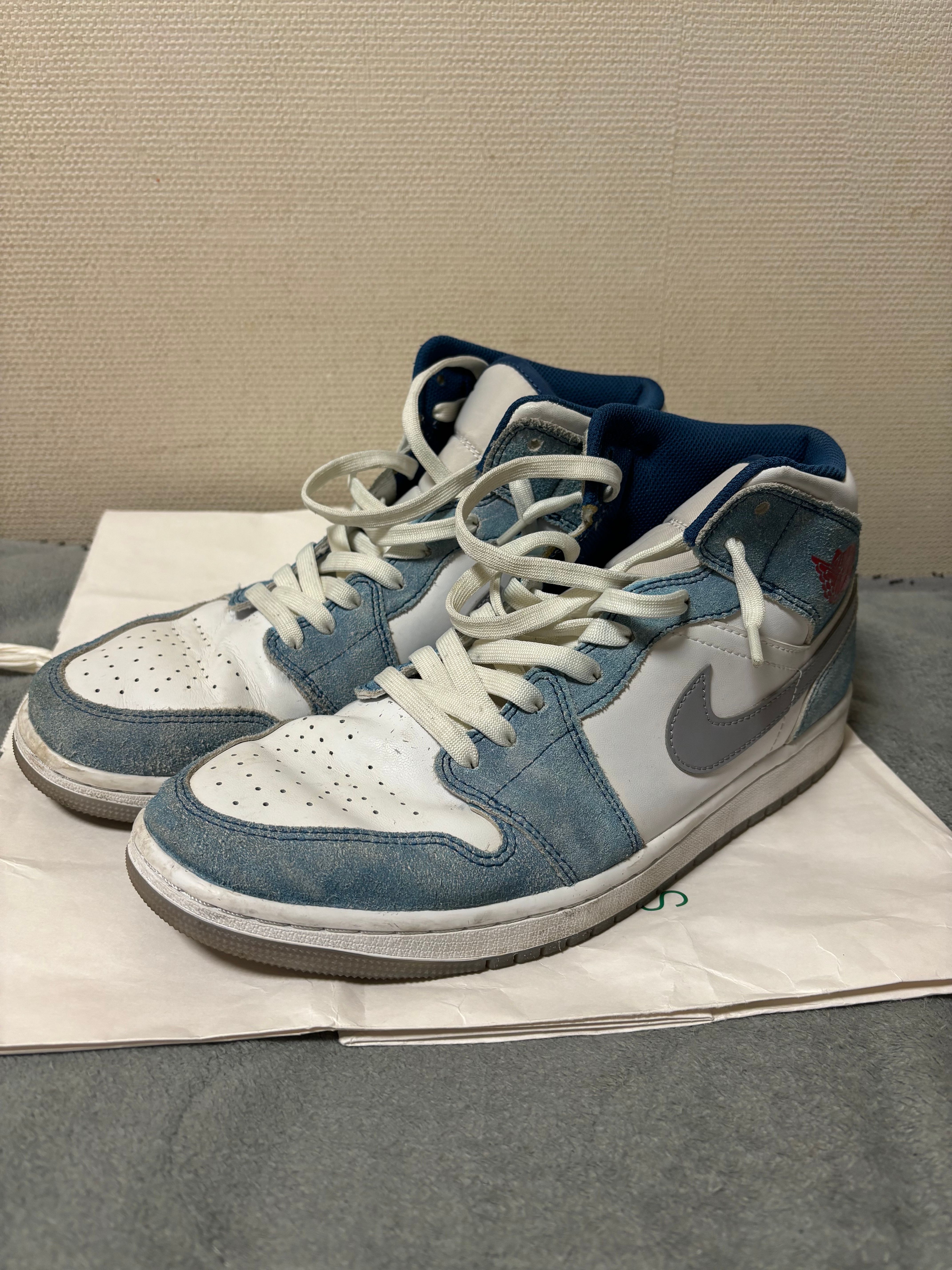 Nike Air Jordan 1 Mid SE "White/Hyper Royal/Red"