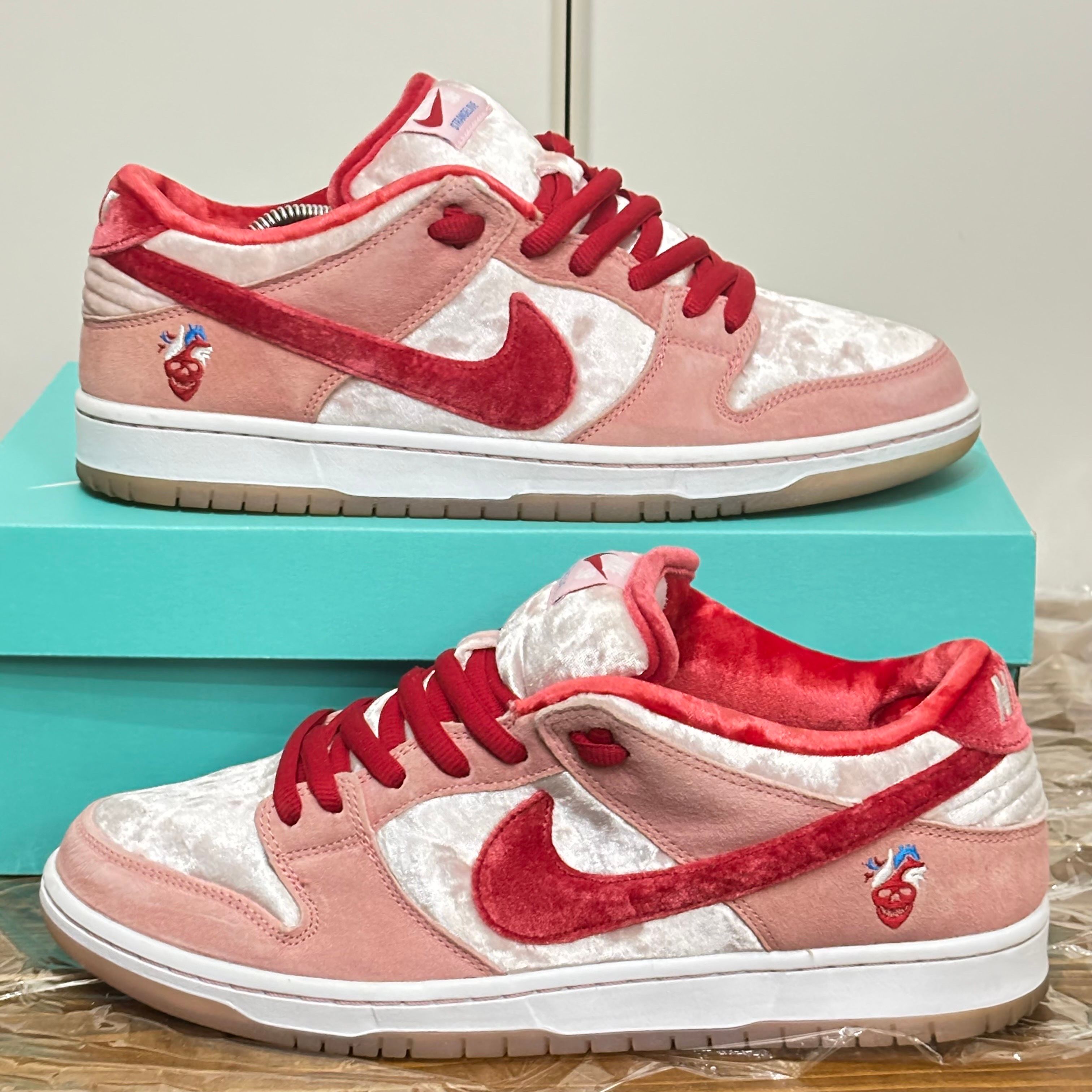 Strangelove × Nike SB Dunk Low "Valentine’s Day"