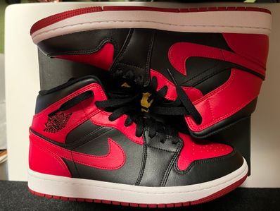 Nike Air Jordan 1 Mid "Bred"