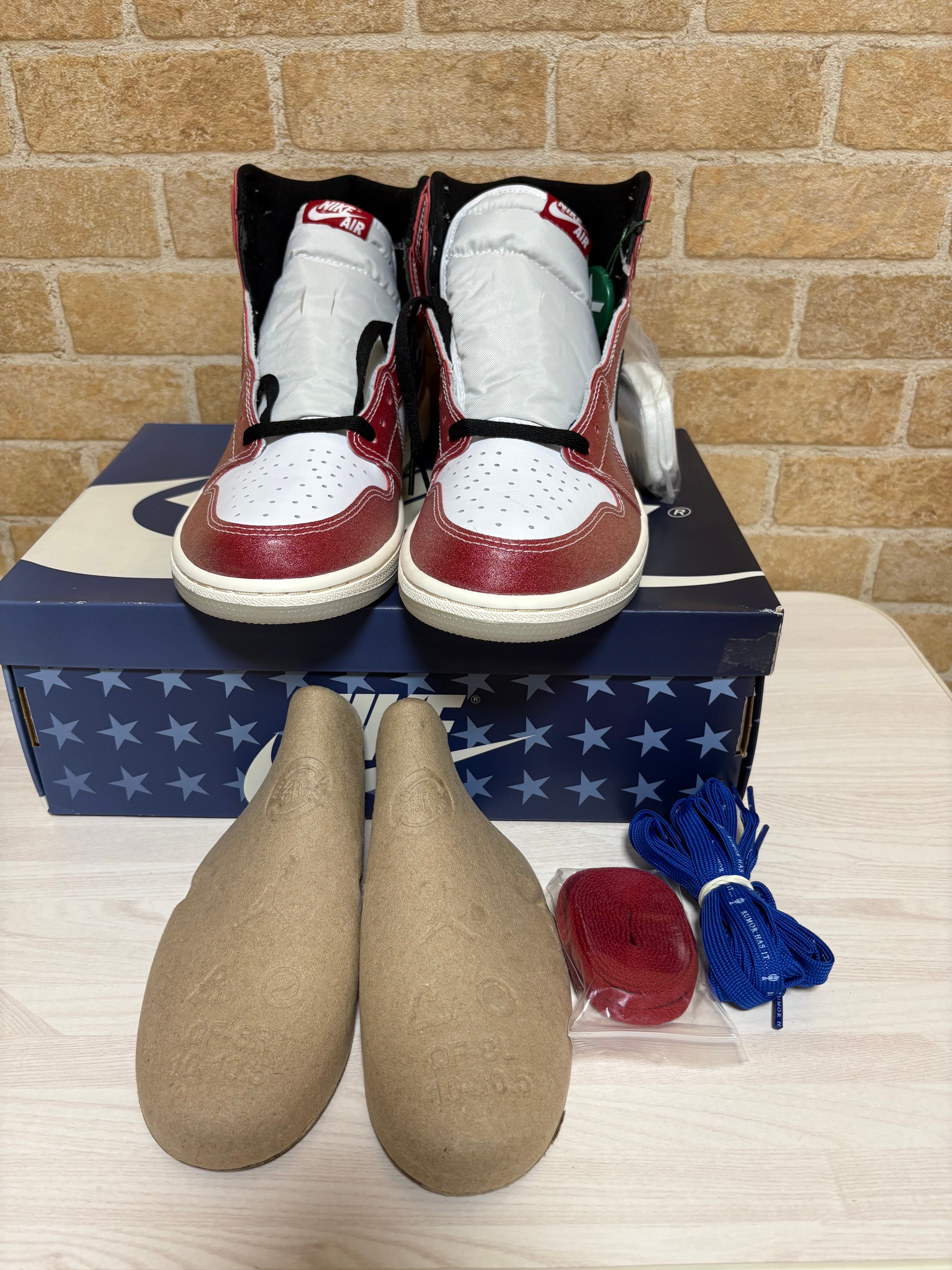 Trophy Room × Nike Air Jordan 1 Retro High "Chicago" (Friends and Family) (Blue Laces)