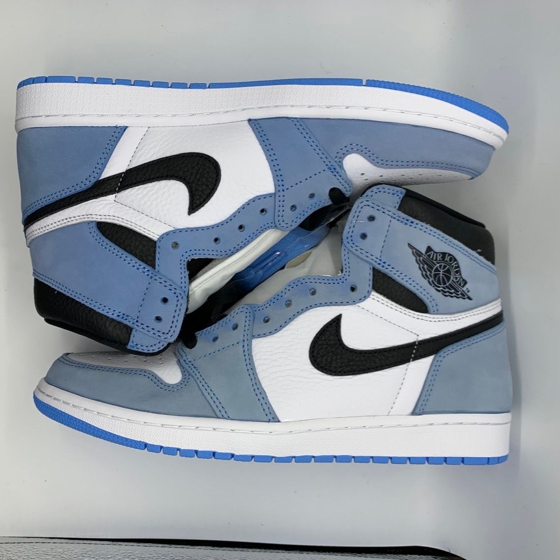 Nike Air Jordan 1 High OG "University Blue"