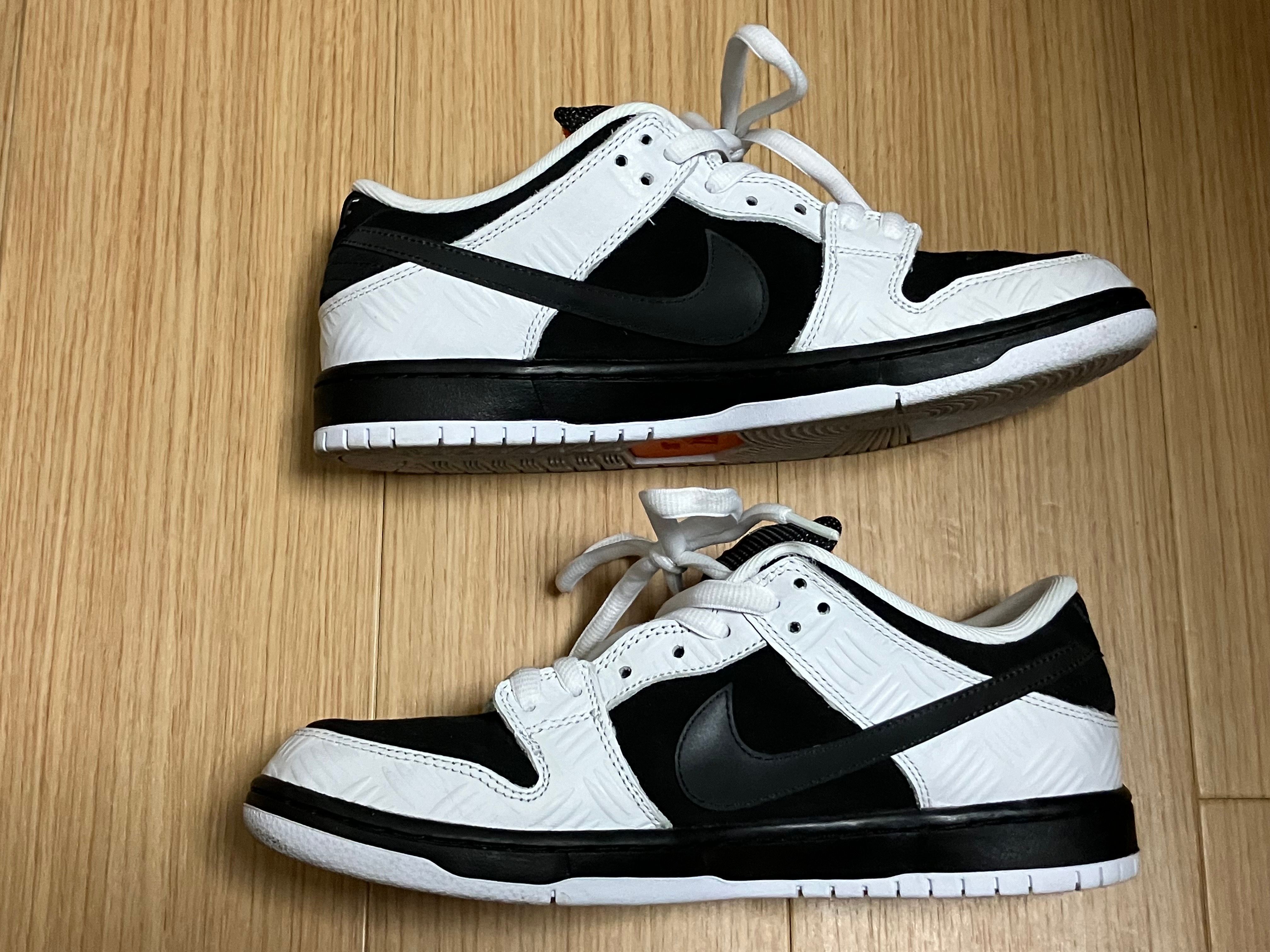 TIGHTBOOTH × Nike SB Dunk Low Pro QS "Black and White"