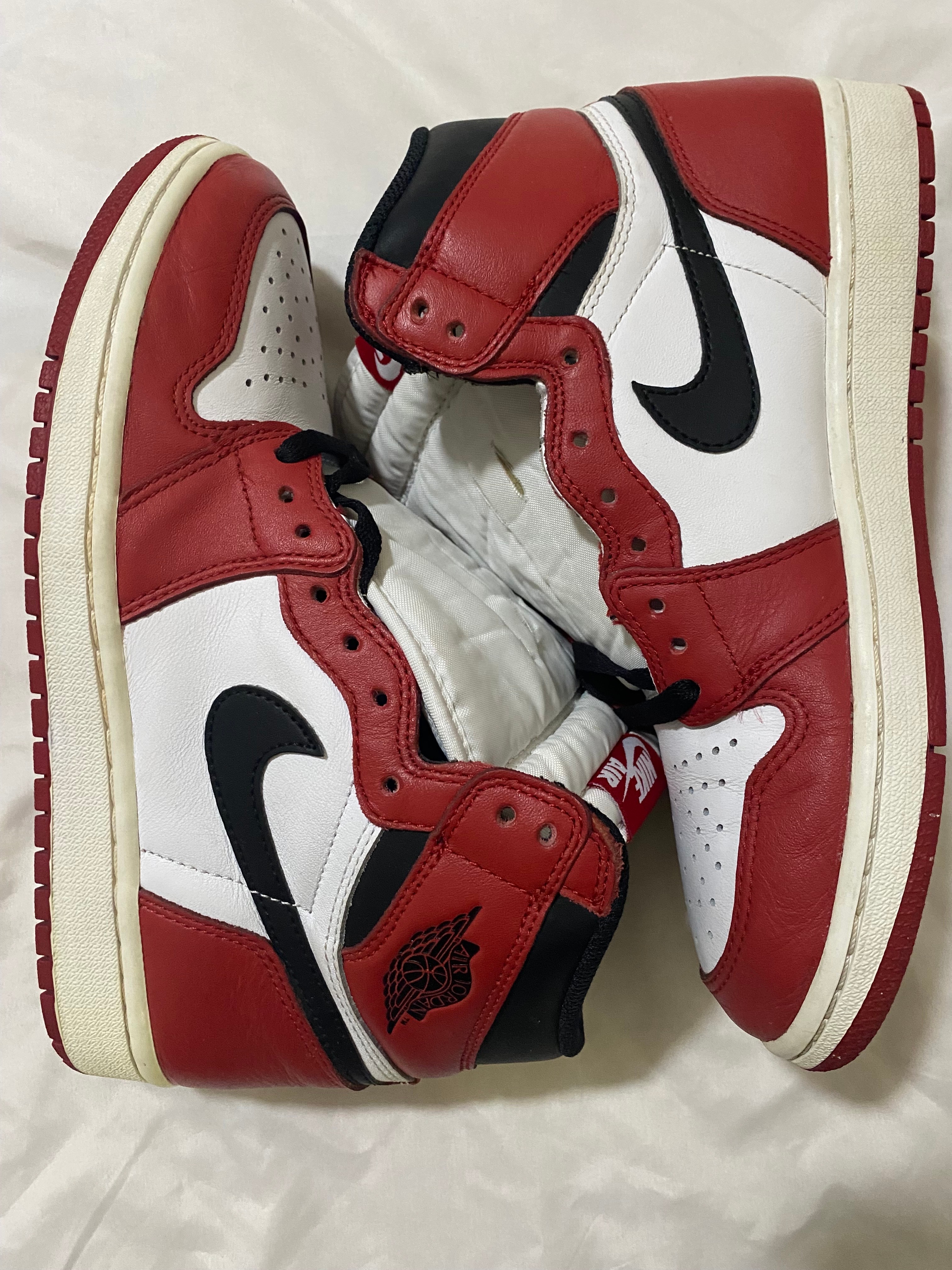 Nike Air Jordan 1 Retro High "Chicago" (2015)