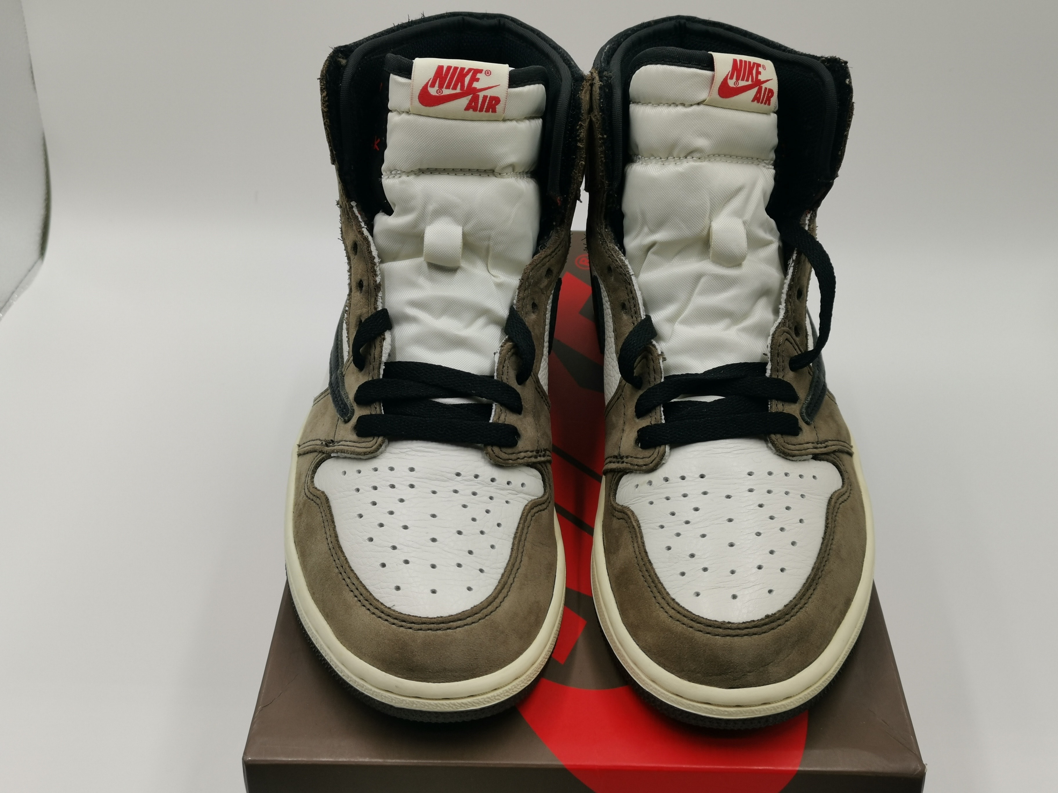 Travis Scott × Nike Air Jordan 1 Retro High OG TS SP "Sail/Dark Mocha"