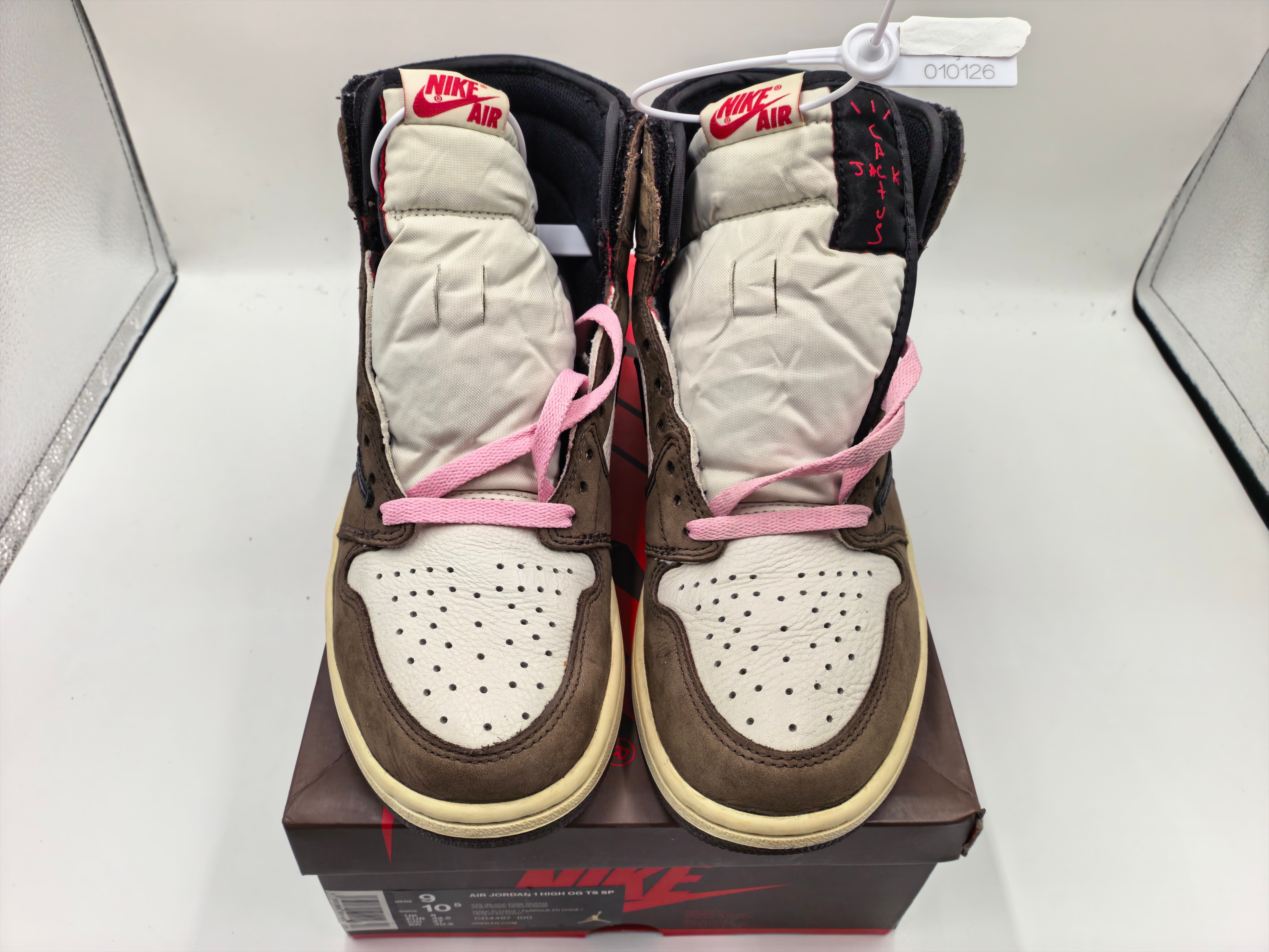 Travis Scott × Nike Air Jordan 1 Retro High OG TS SP "Sail/Dark Mocha"
