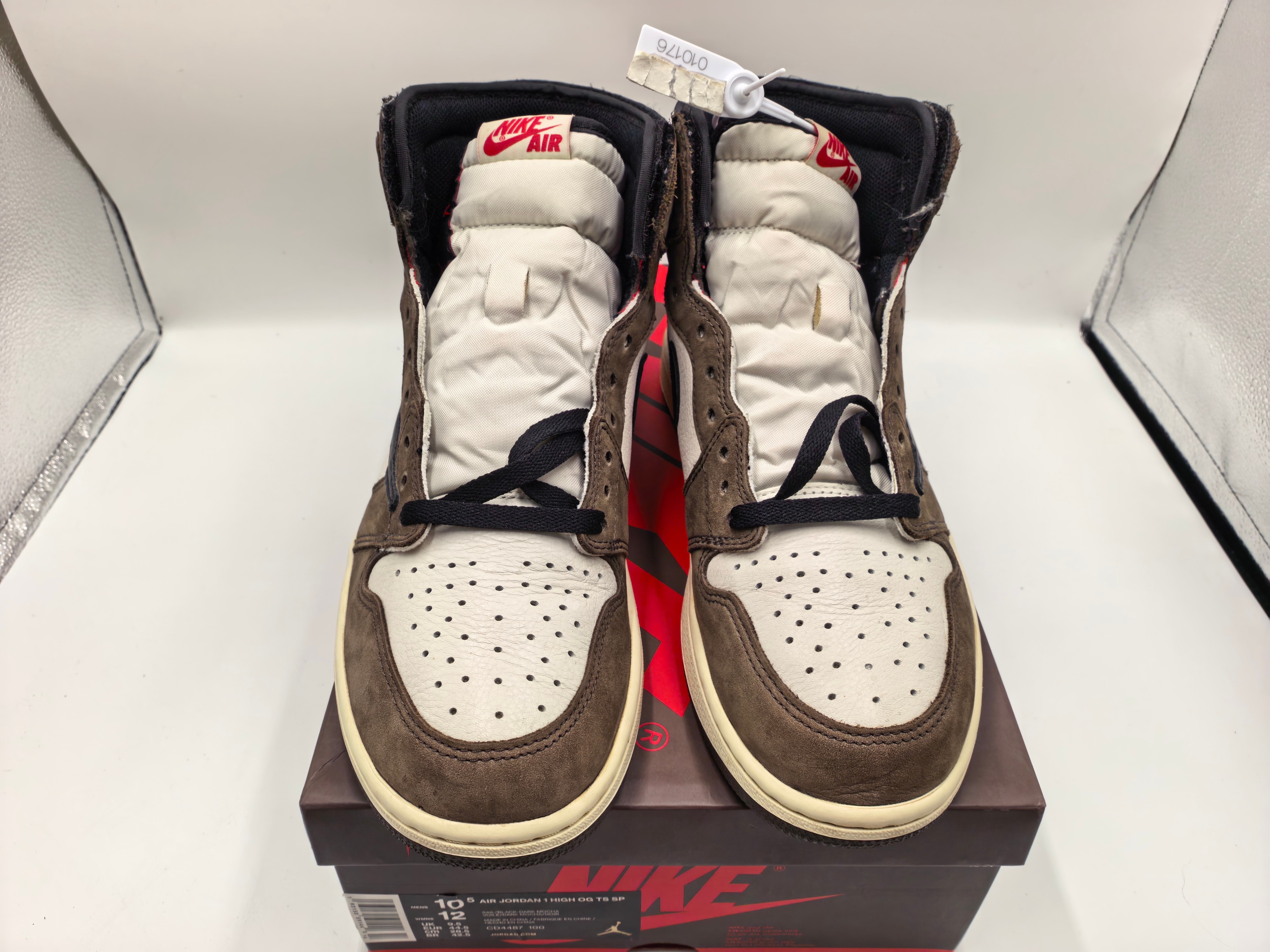 Travis Scott × Nike Air Jordan 1 Retro High OG TS SP "Sail/Dark Mocha"
