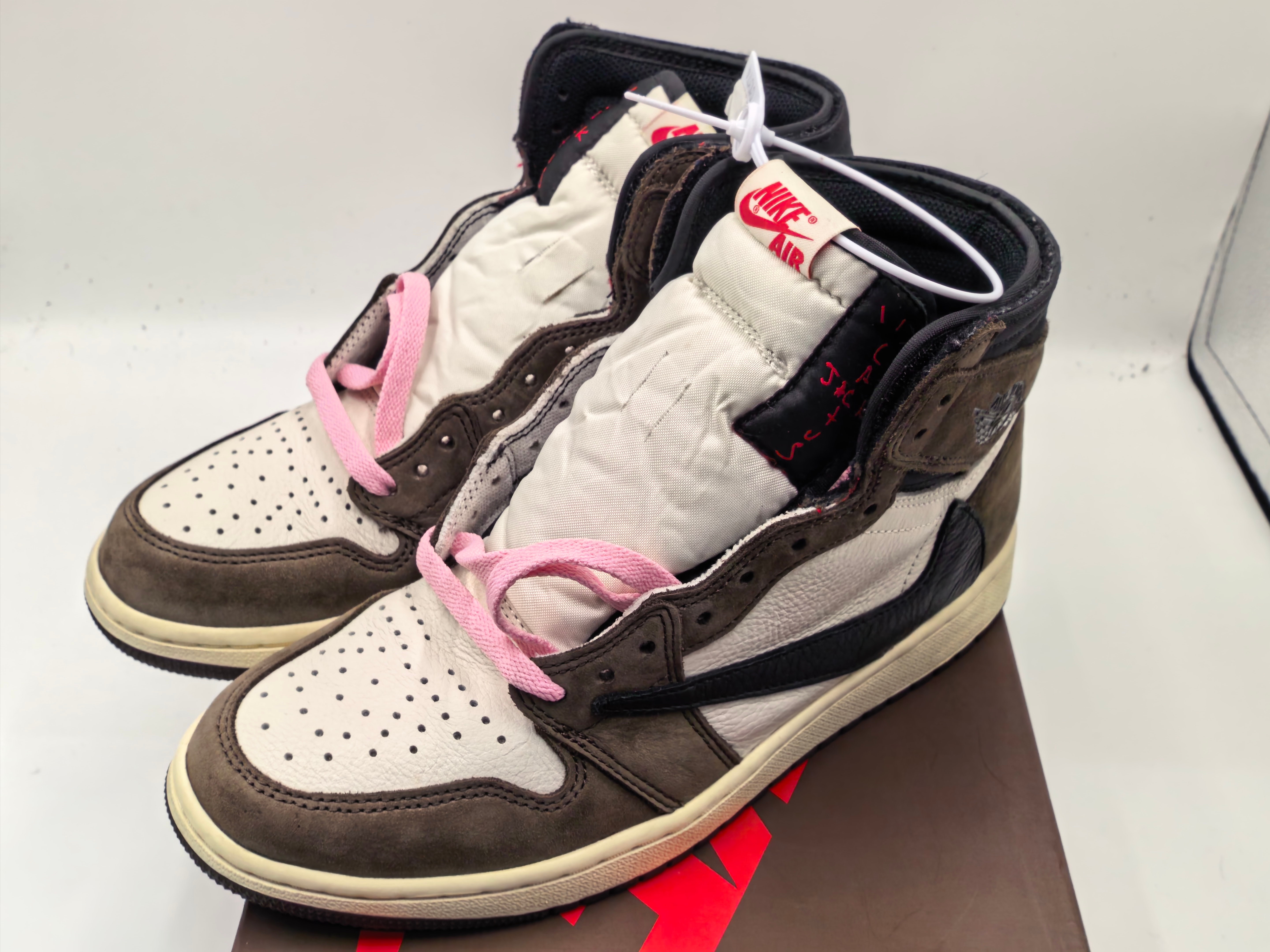 Travis Scott × Nike Air Jordan 1 Retro High OG TS SP "Sail/Dark Mocha"