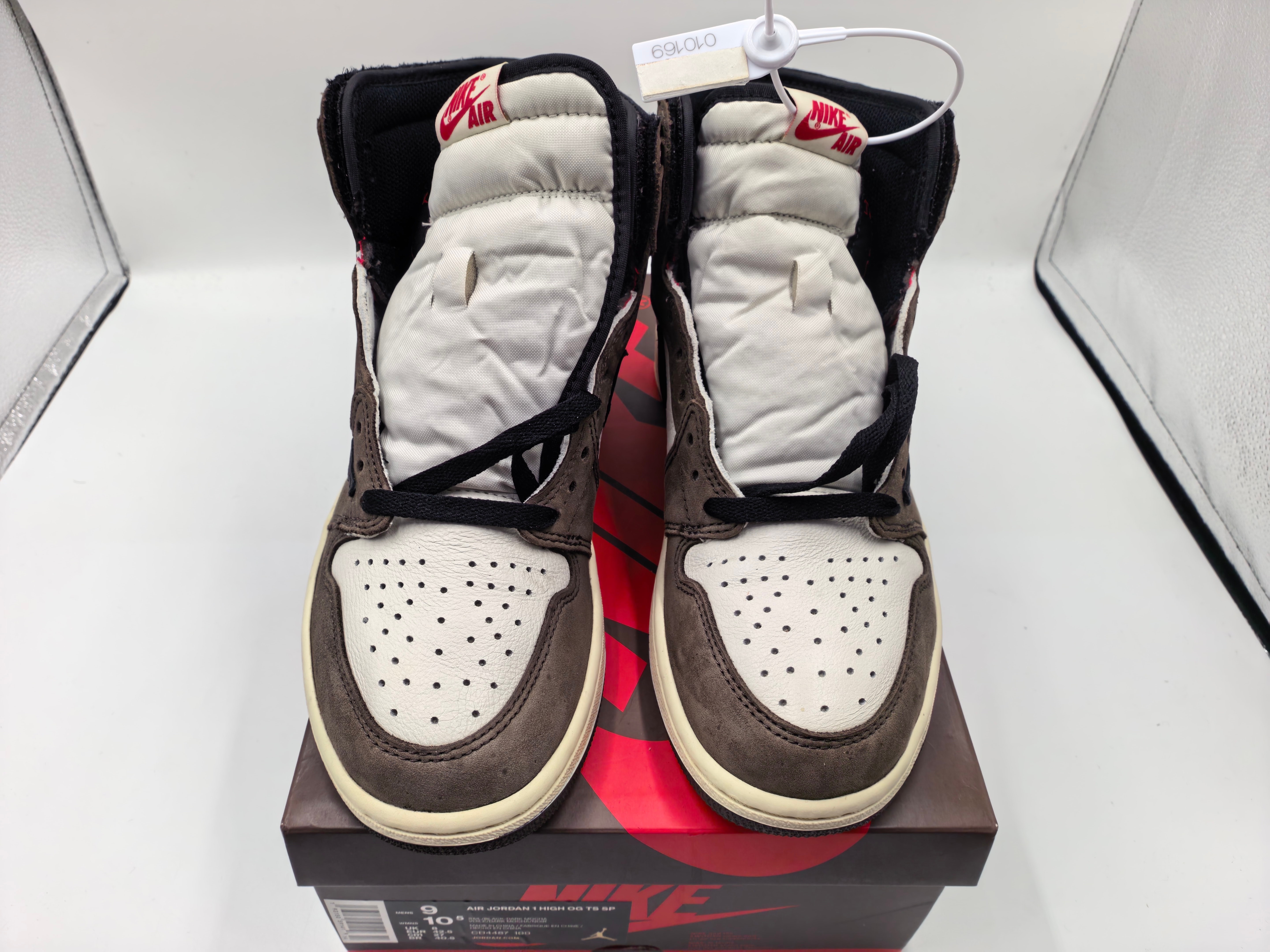 Travis Scott × Nike Air Jordan 1 Retro High OG TS SP "Sail/Dark Mocha"